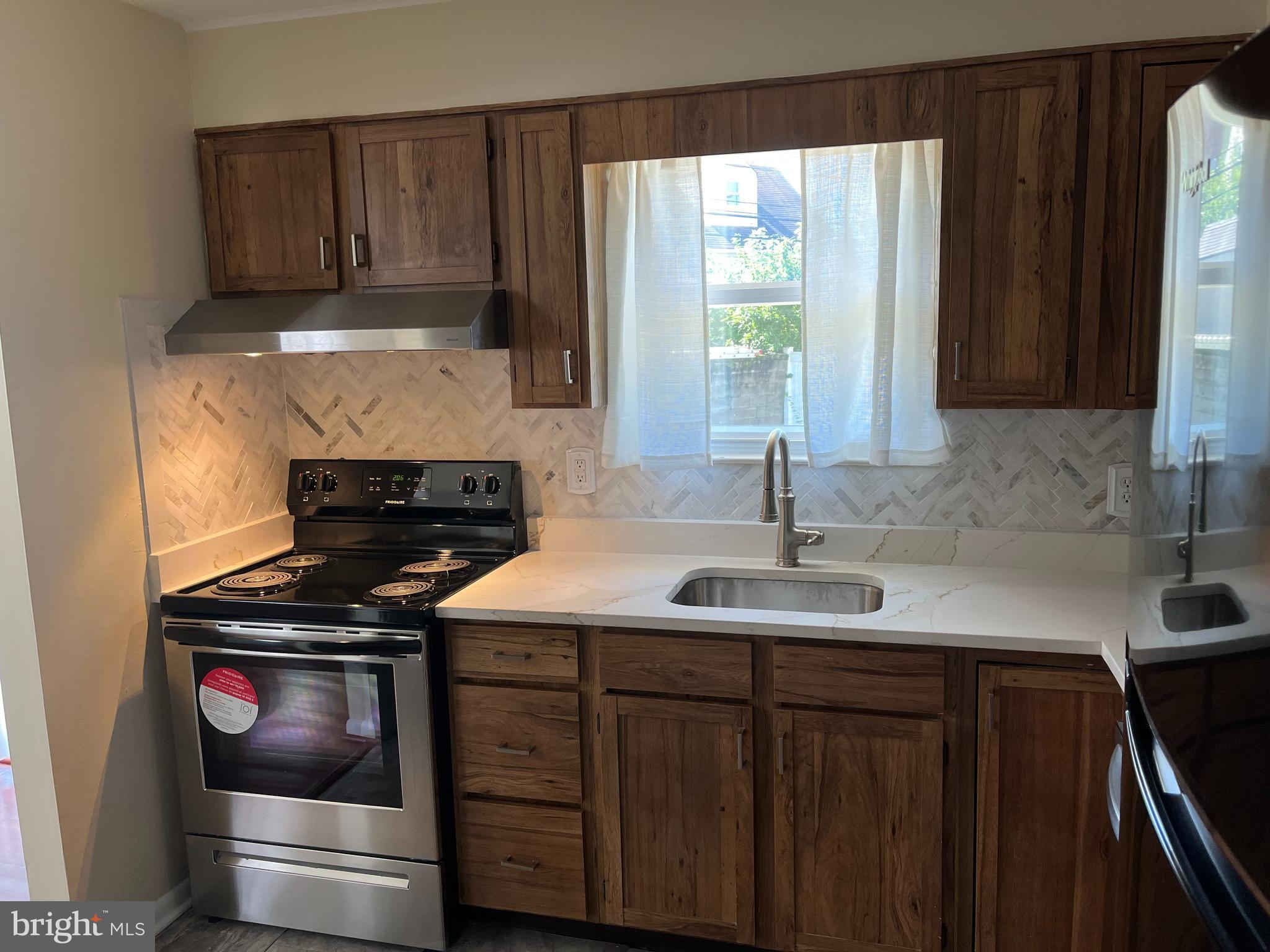 GLEN BURNIE PARK - Residential Lease