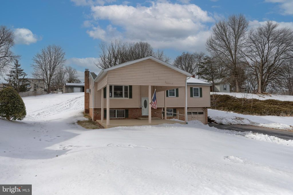 Photo of 625 Hoffer Street, MIDDLETOWN, PA 17057 (MLS # PADA2056434)
