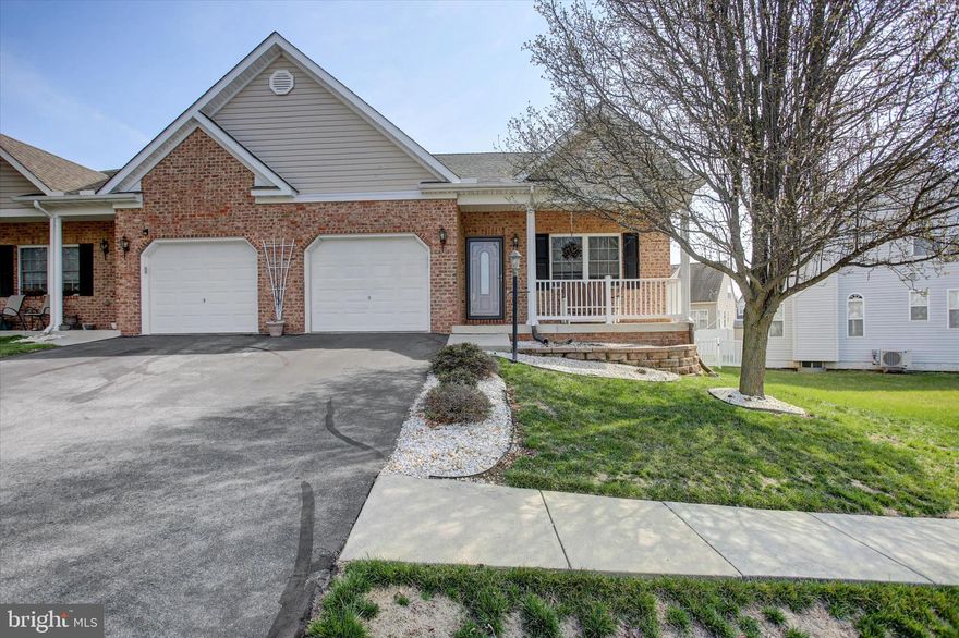 Beautiful one-level living home with generous room size and high ceilings. Custom finishes throughout; designer tile in the primary bath, lovely wood floors, stylish paint, and on-trend granite. The rear yard includes a storage shed, a no-maintenance deck, and fencing. Low utilities and NO HOA, and conveniently located near 81 for easy commuting. What more could you ask for!