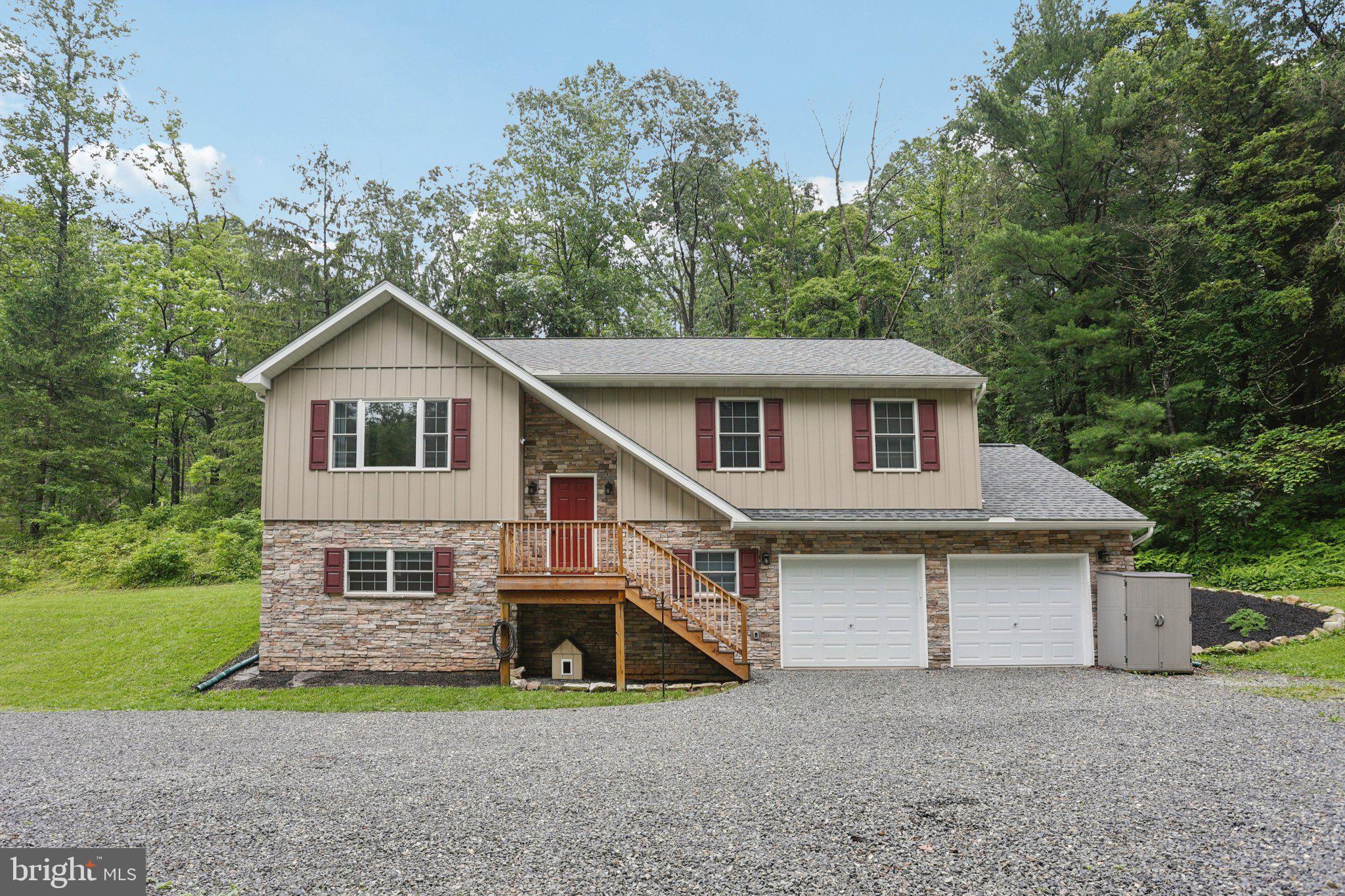 1442 PEACOCK LANE
