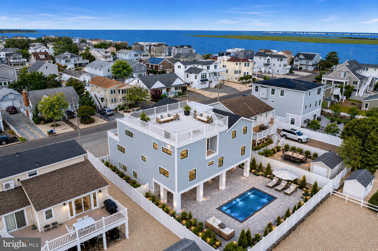 309 W 16TH STREET