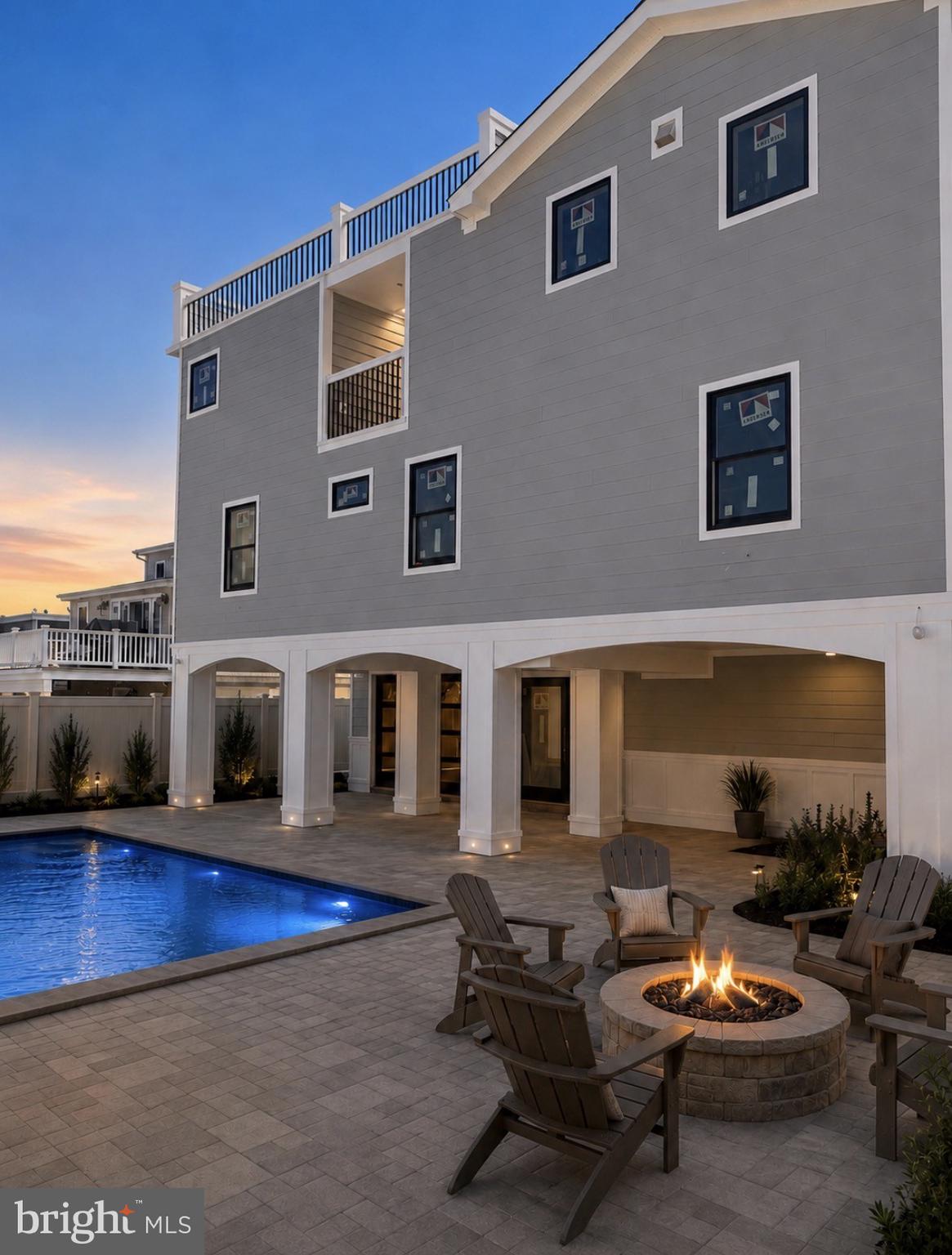 309 W 16TH STREET