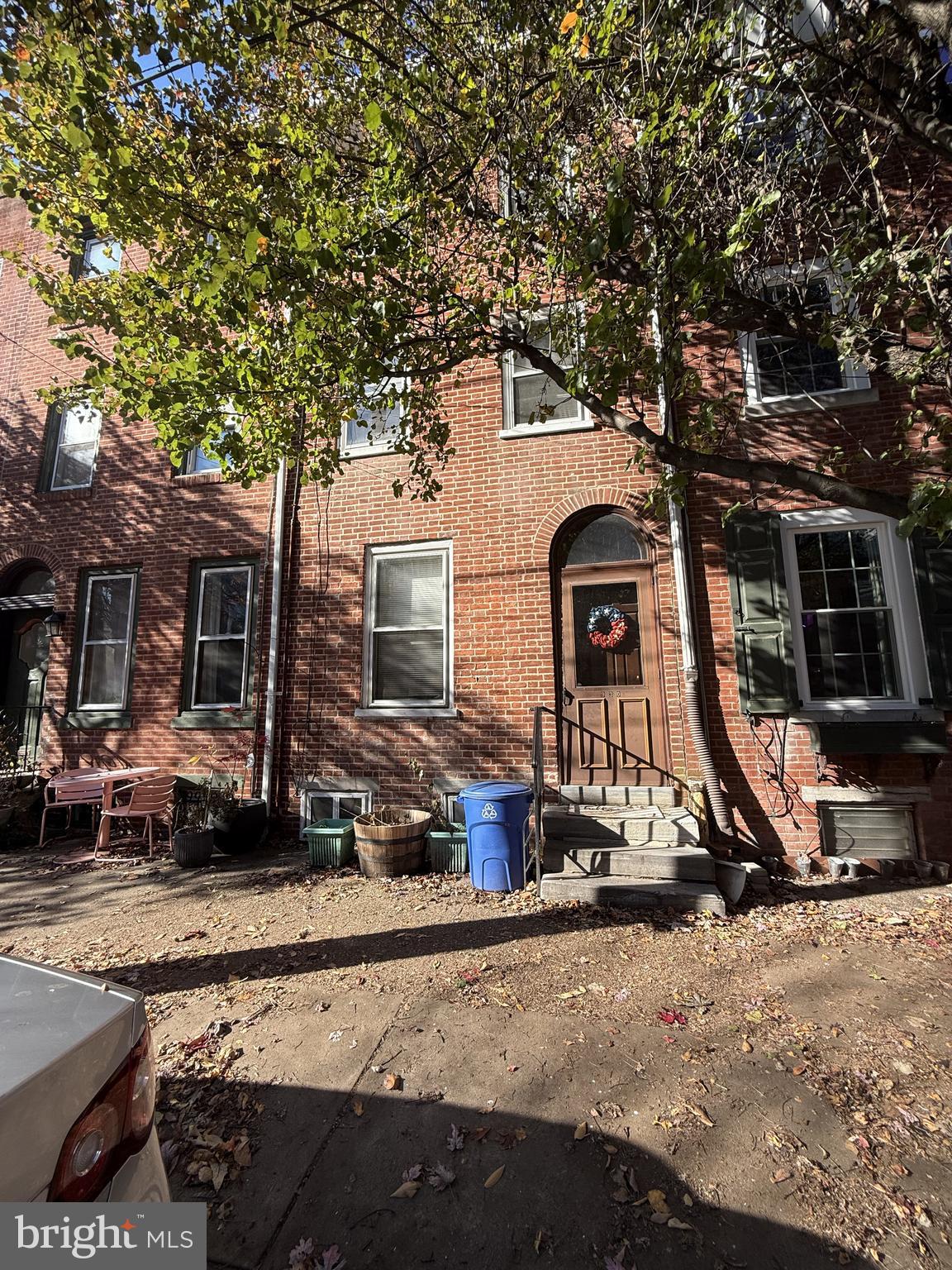 QUEEN VILLAGE - Residential
