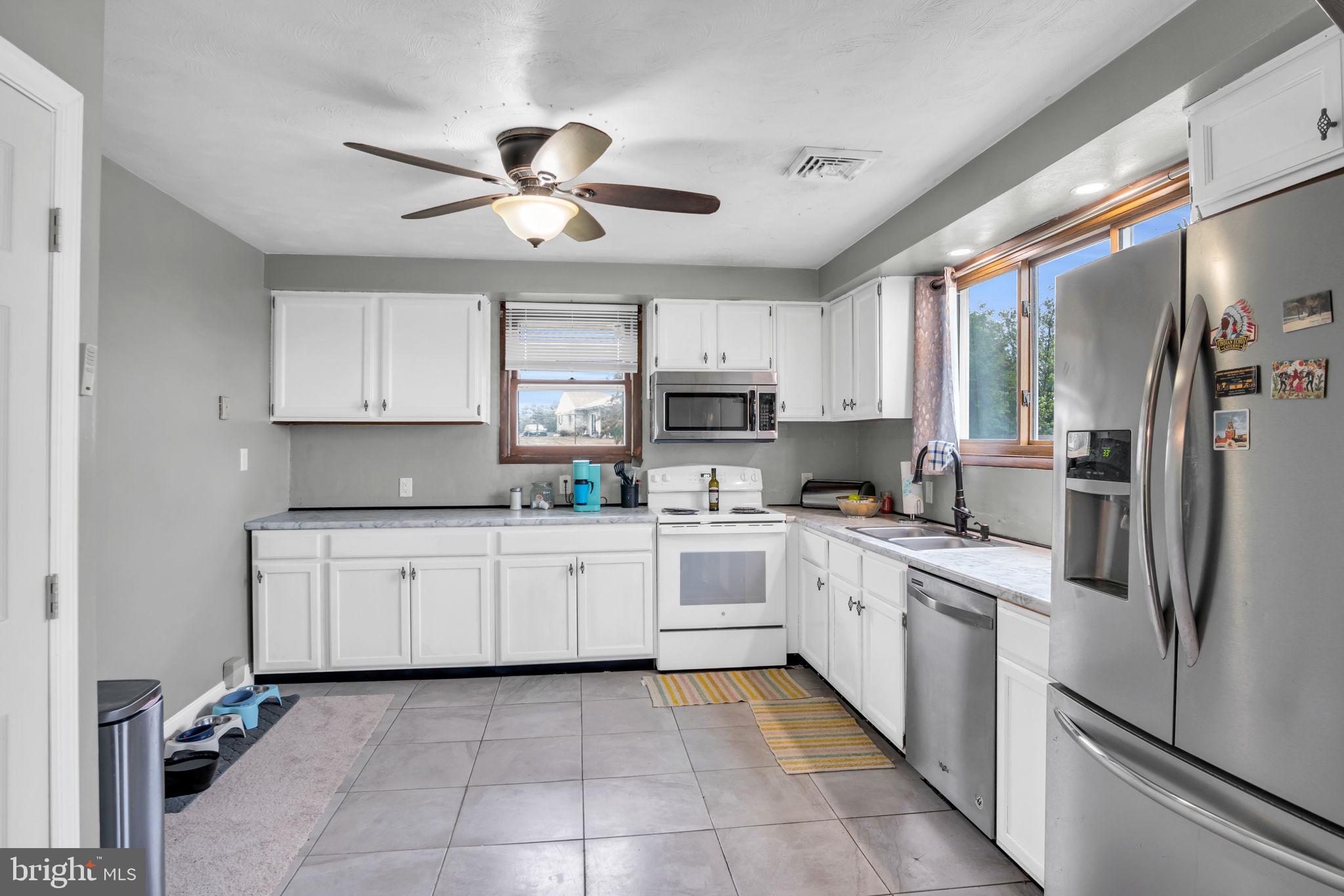 LAKE MEADE - Residential