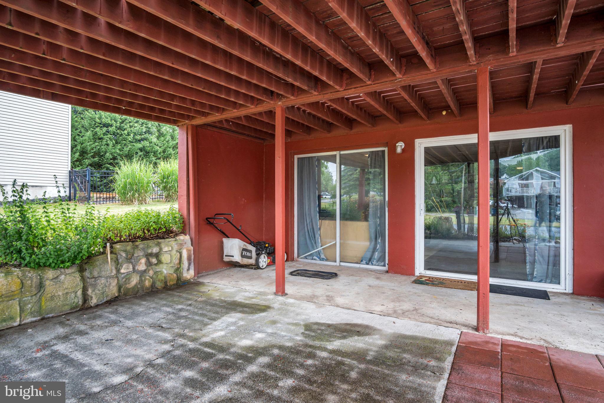 LAKE MEADE - Residential