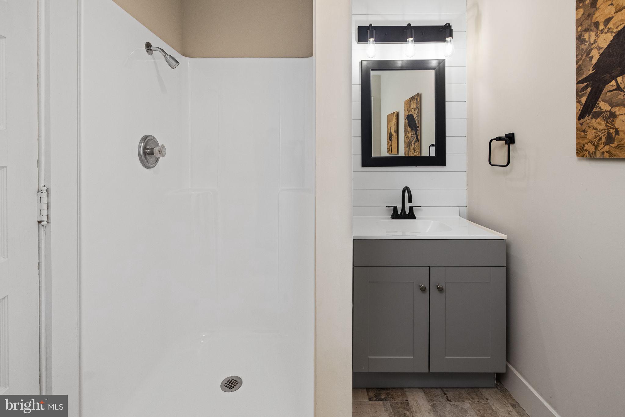 DUCKINGHOLE CREEK - Residential