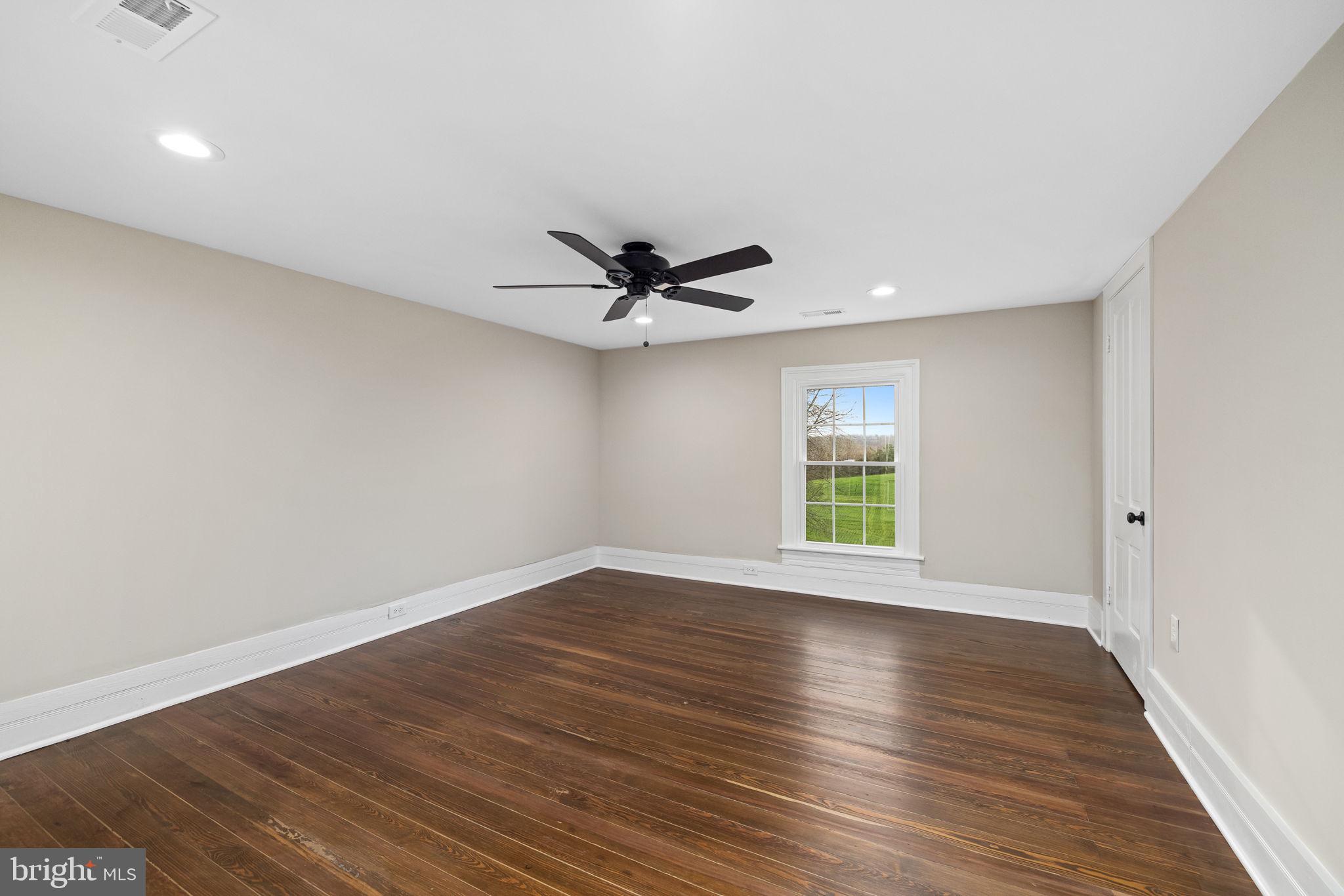 DUCKINGHOLE CREEK - Residential