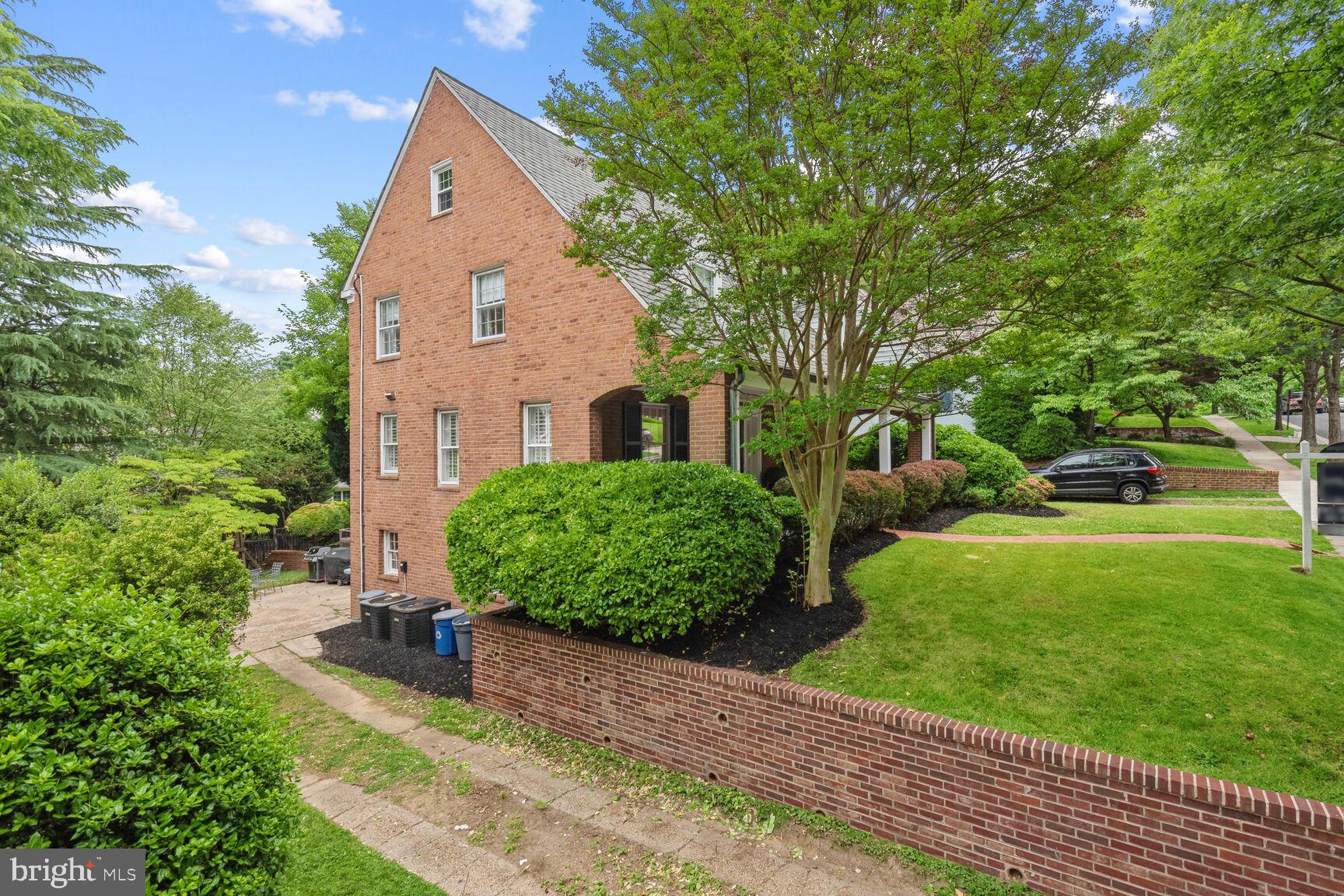 CHEVY CHASE VILLAGE - Residential