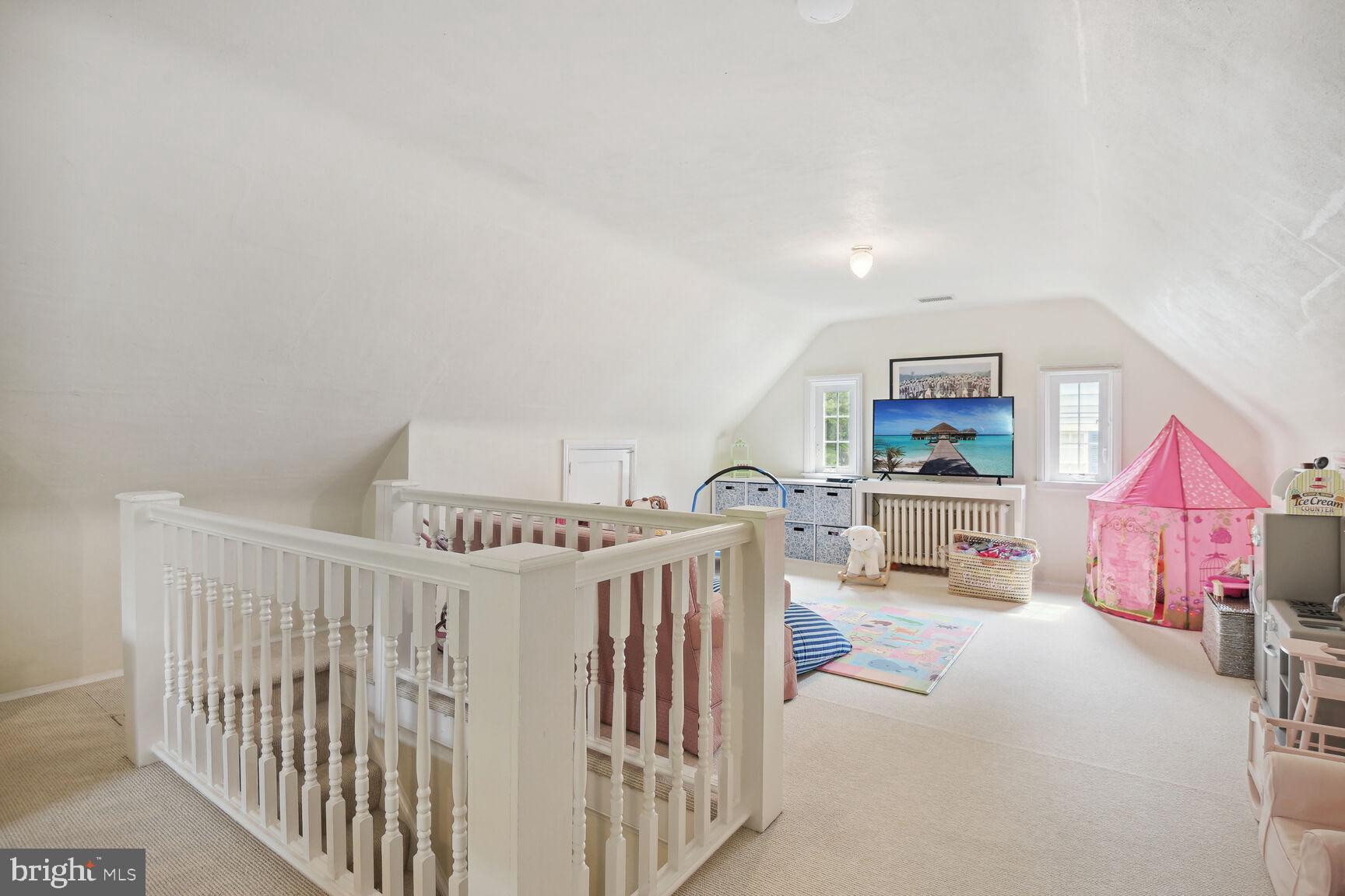 CHEVY CHASE VILLAGE - Residential