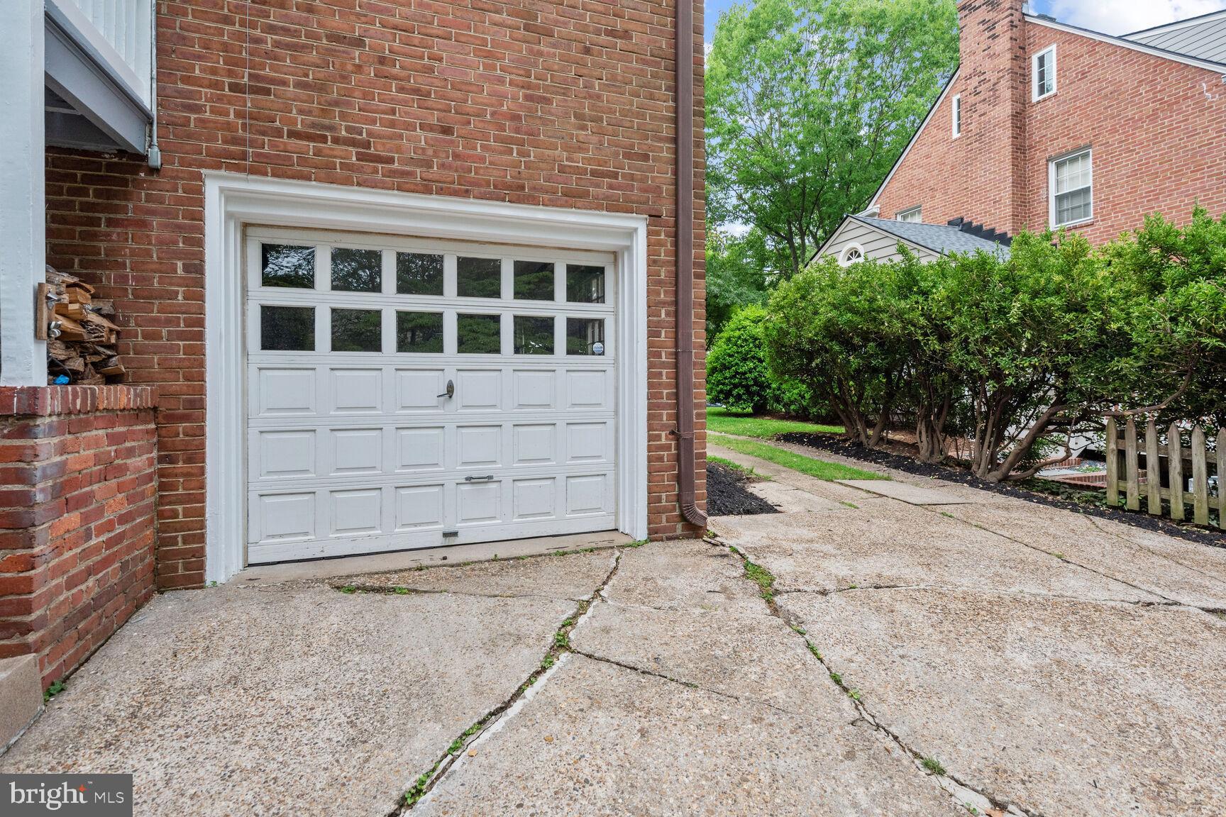 CHEVY CHASE VILLAGE - Residential