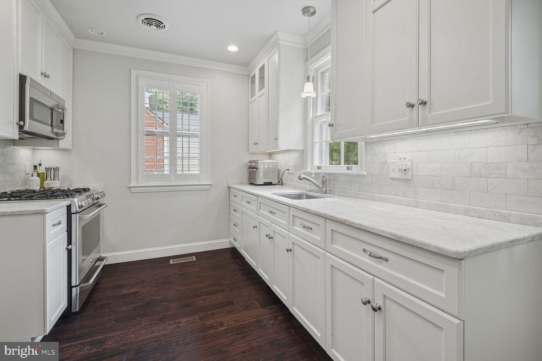 CHEVY CHASE VILLAGE - Residential