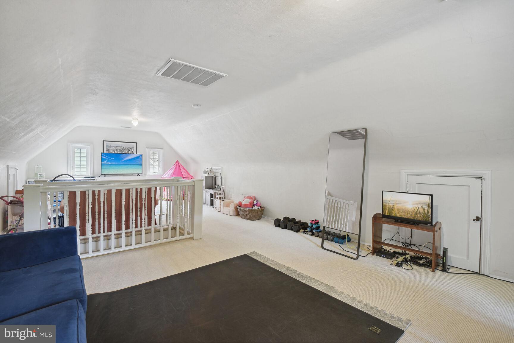 CHEVY CHASE VILLAGE - Residential