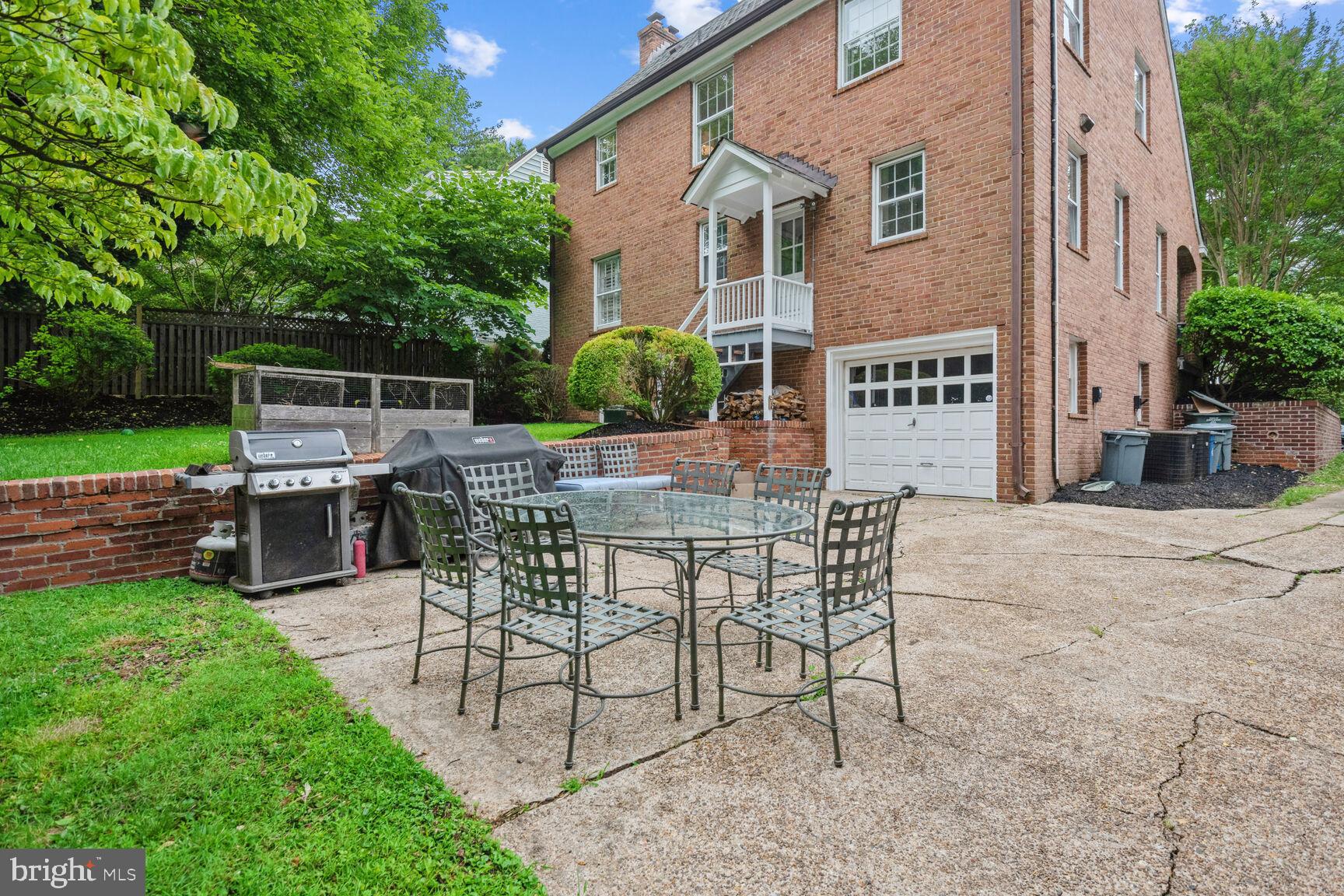 CHEVY CHASE VILLAGE - Residential