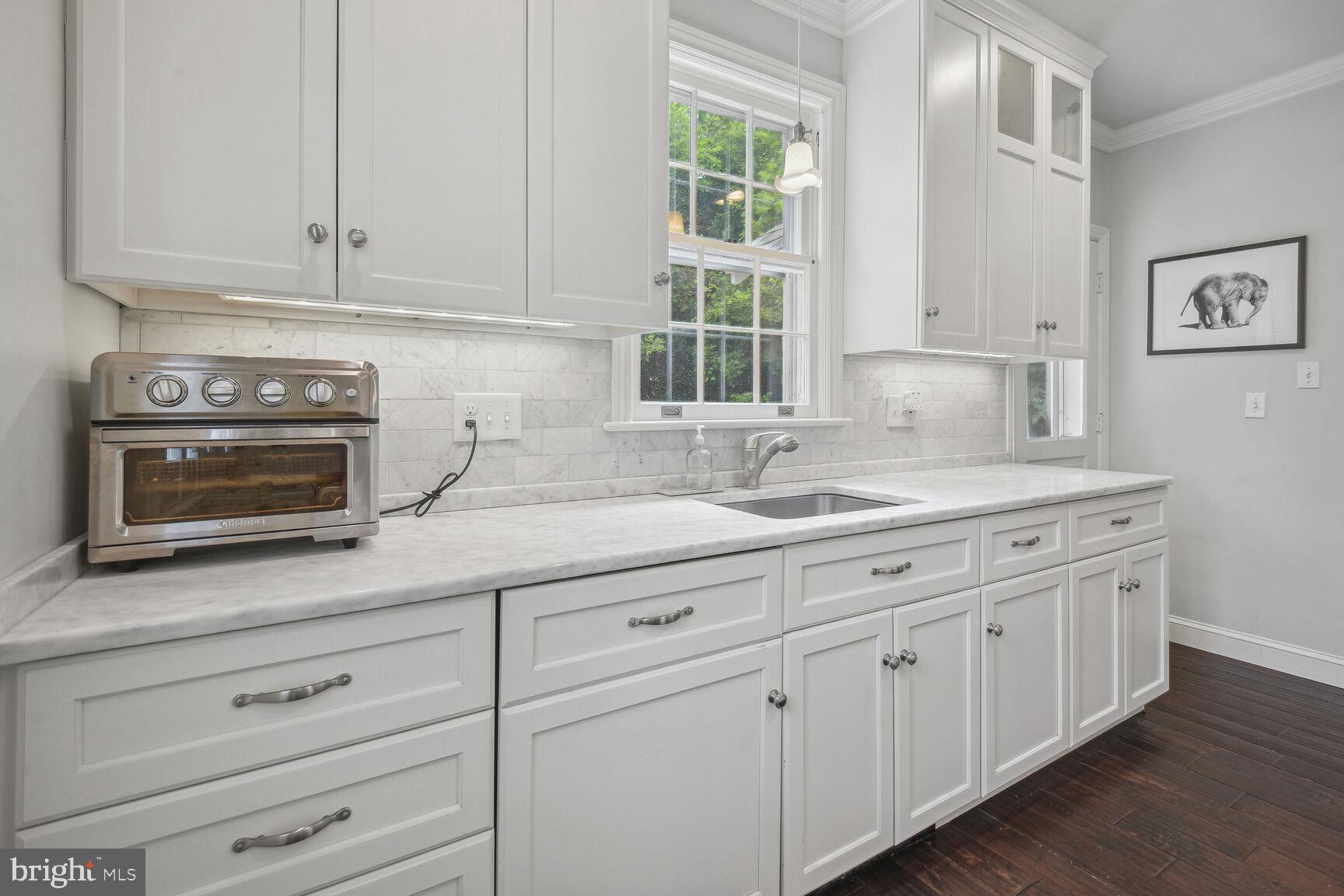 CHEVY CHASE VILLAGE - Residential