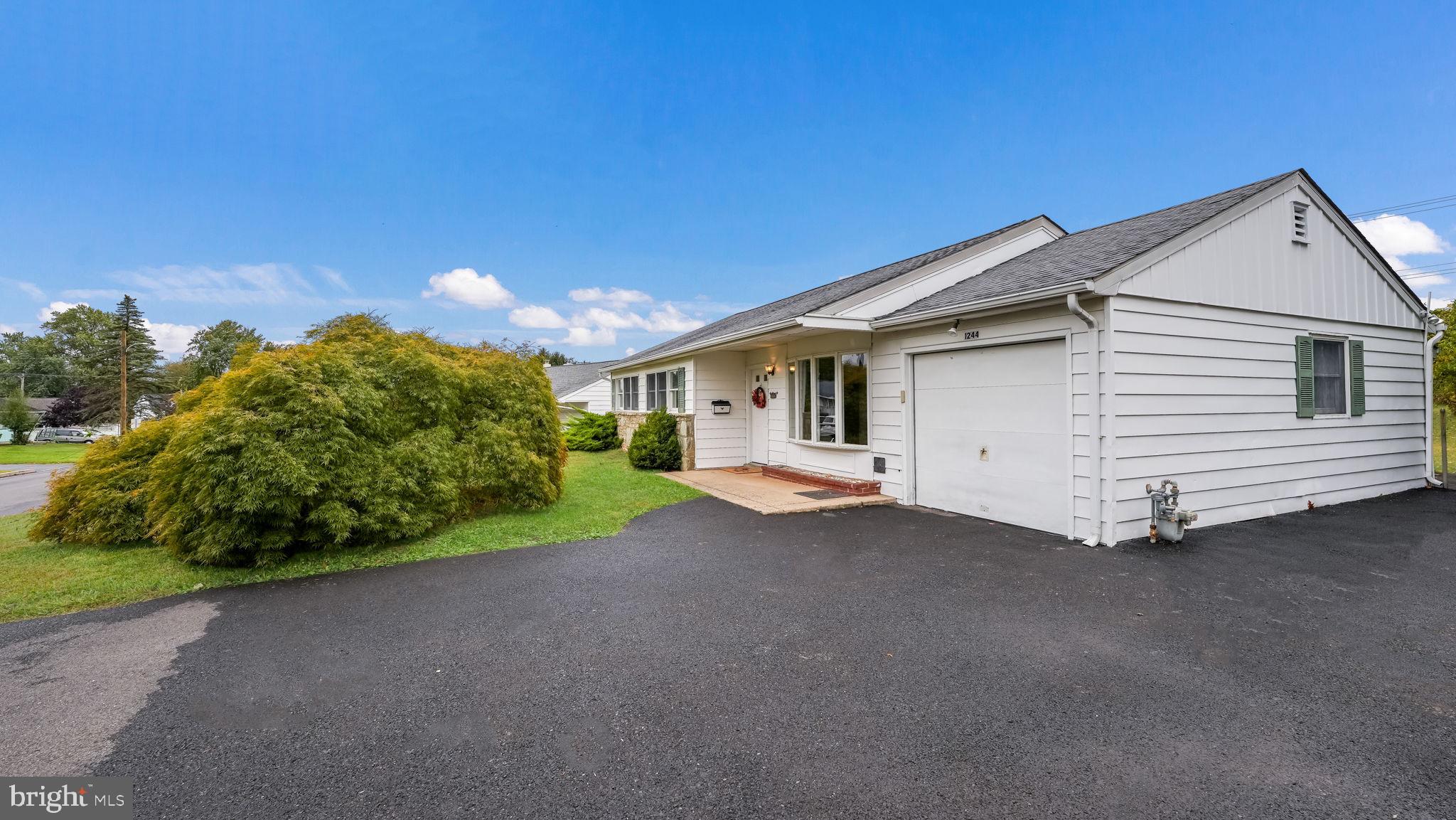 1244 HIVIEW DRIVE