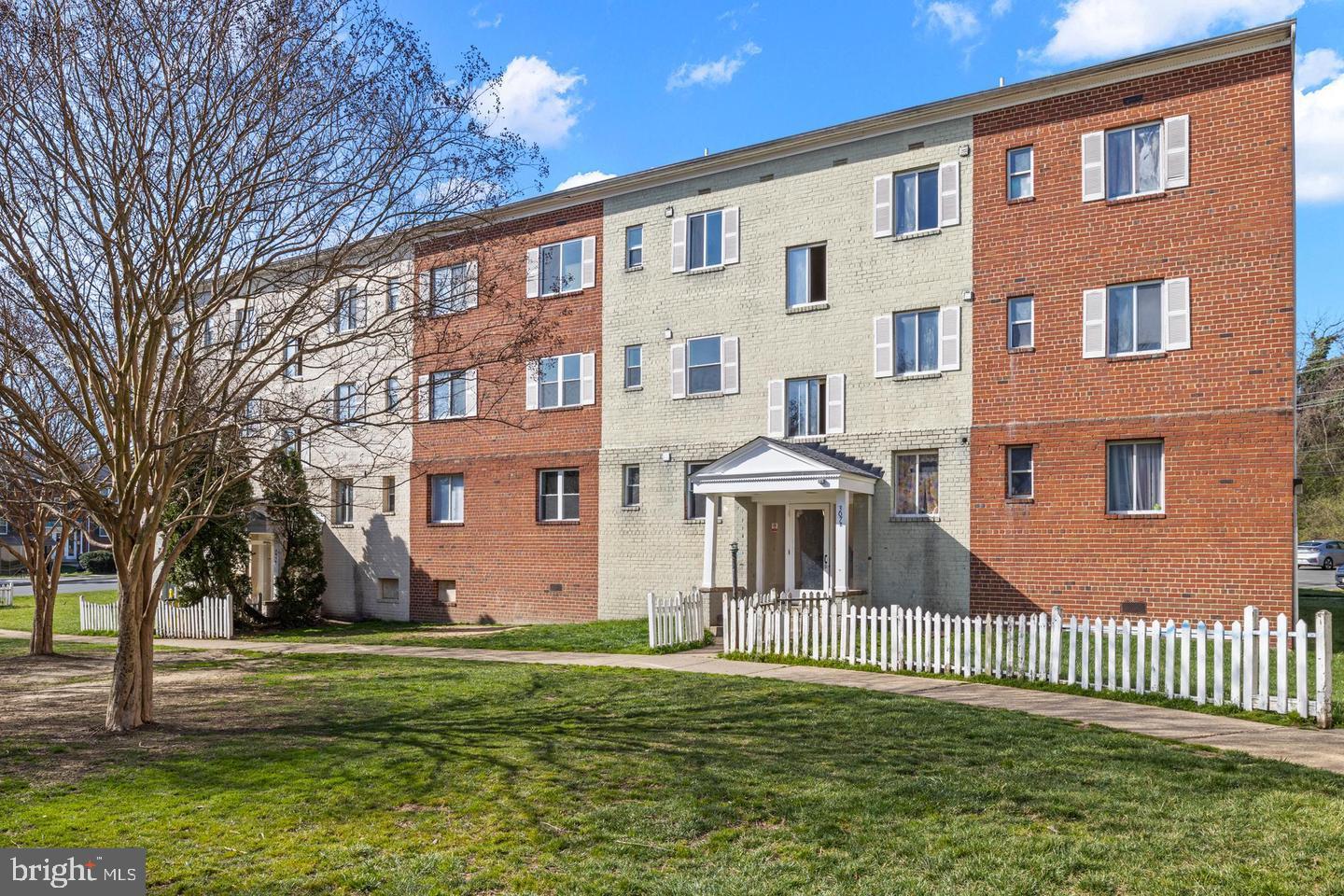 3072 PATRICK HENRY 202