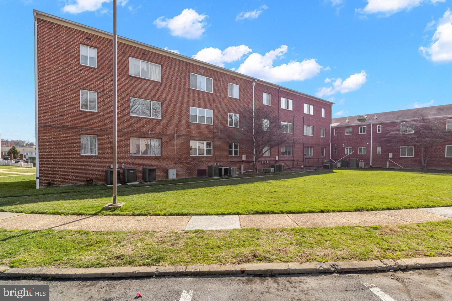 3072 PATRICK HENRY 202