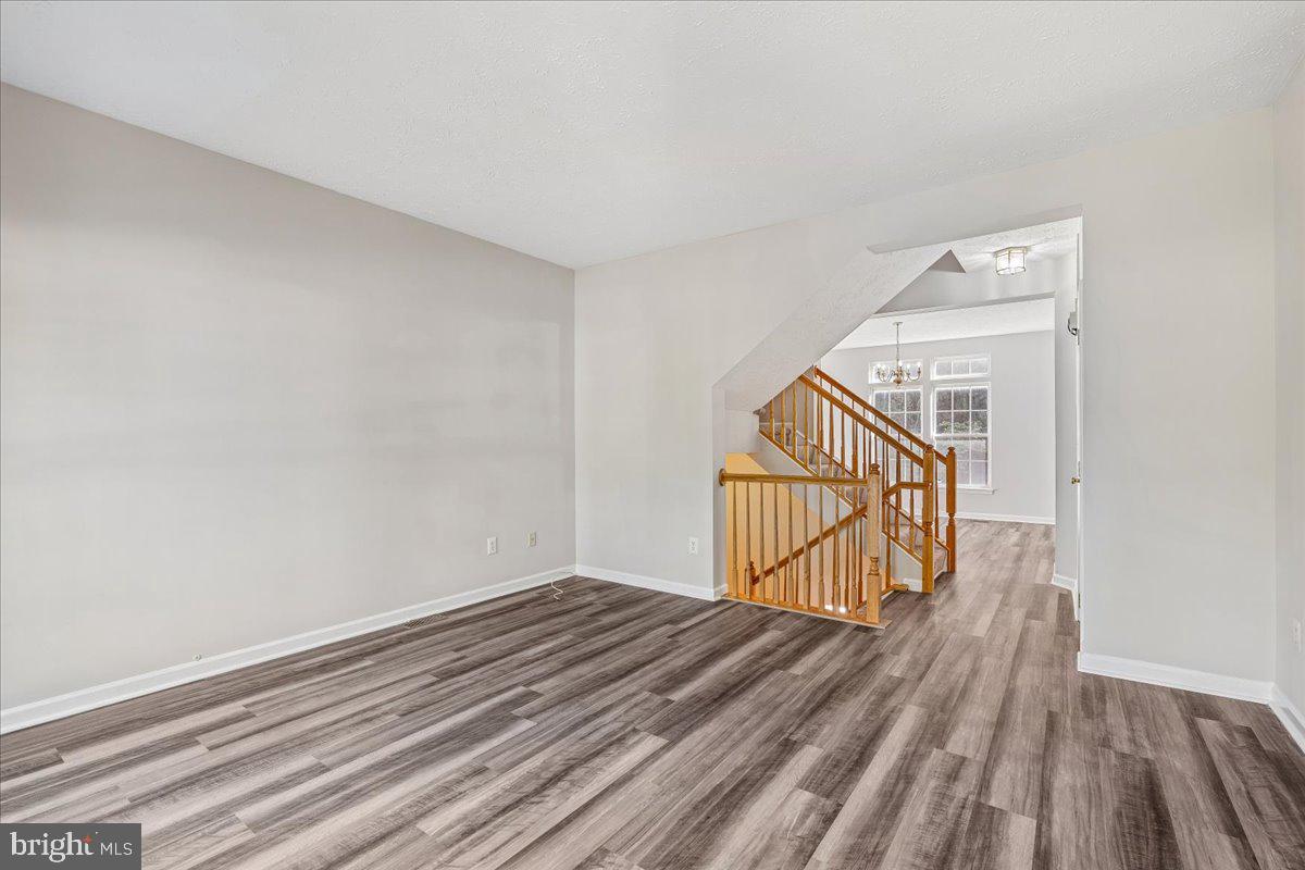 RUSSETT - Residential