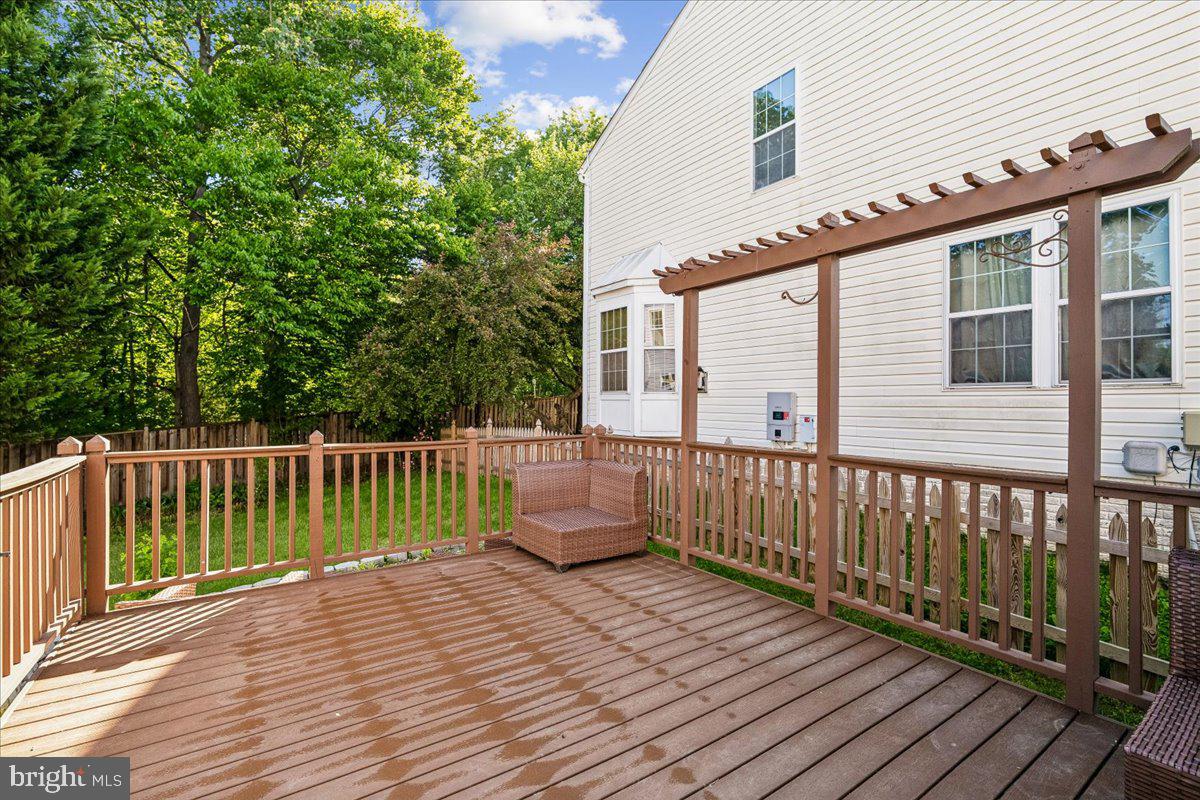 RUSSETT - Residential