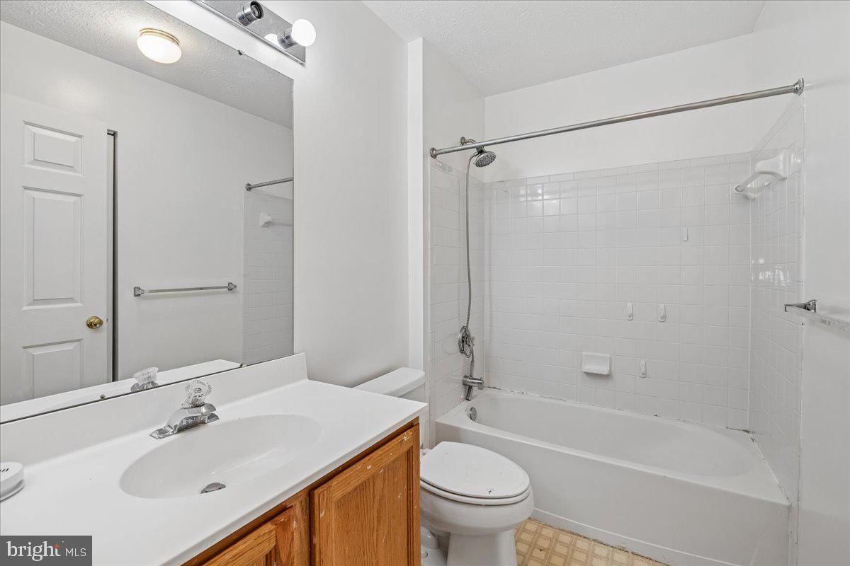 RUSSETT - Residential