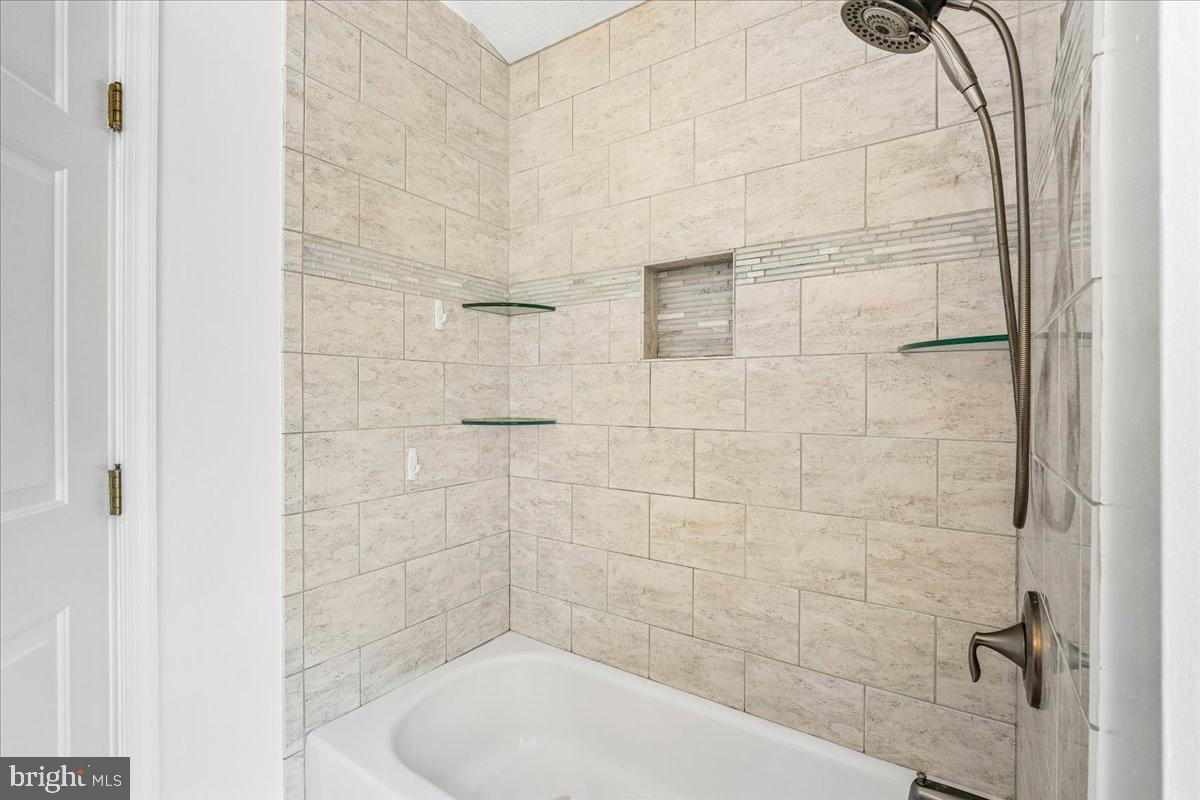 RUSSETT - Residential