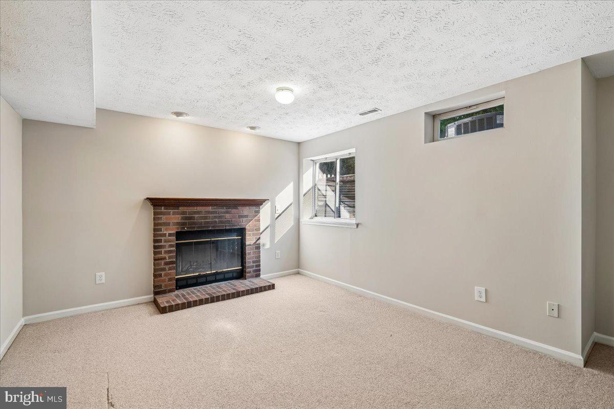 RUSSETT - Residential