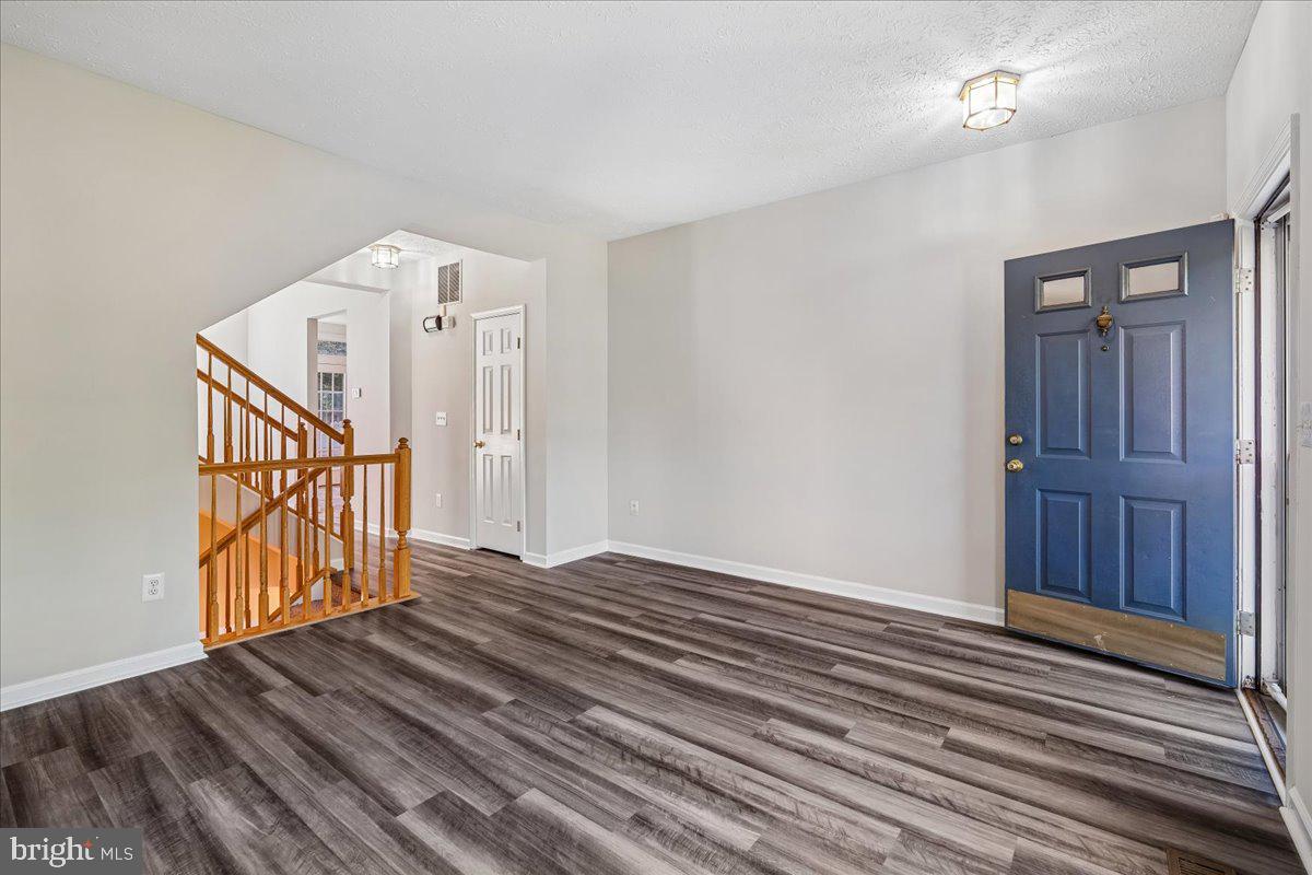 RUSSETT - Residential