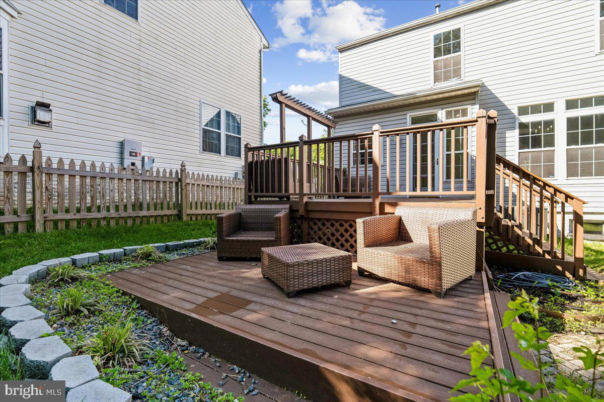 RUSSETT - Residential