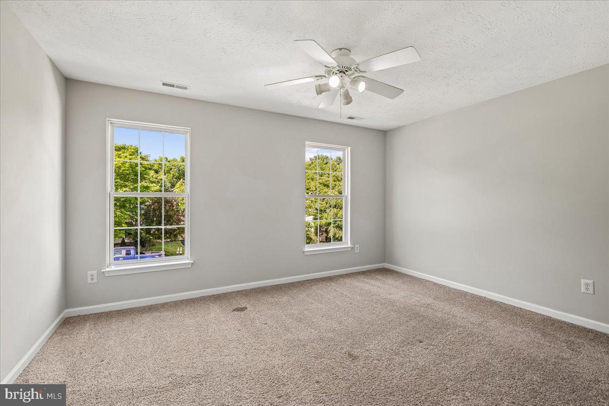 RUSSETT - Residential