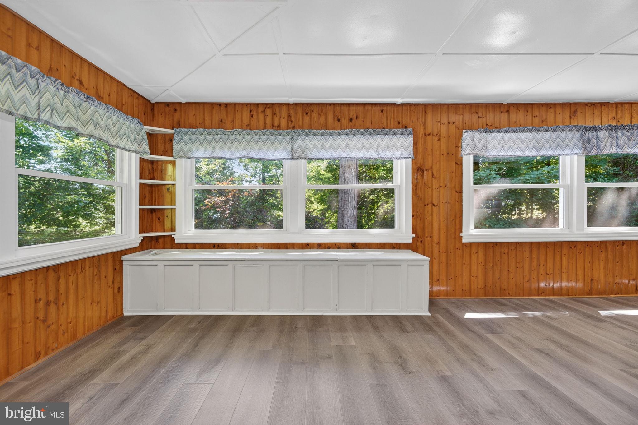 MURPHYS HOLLOW - Residential