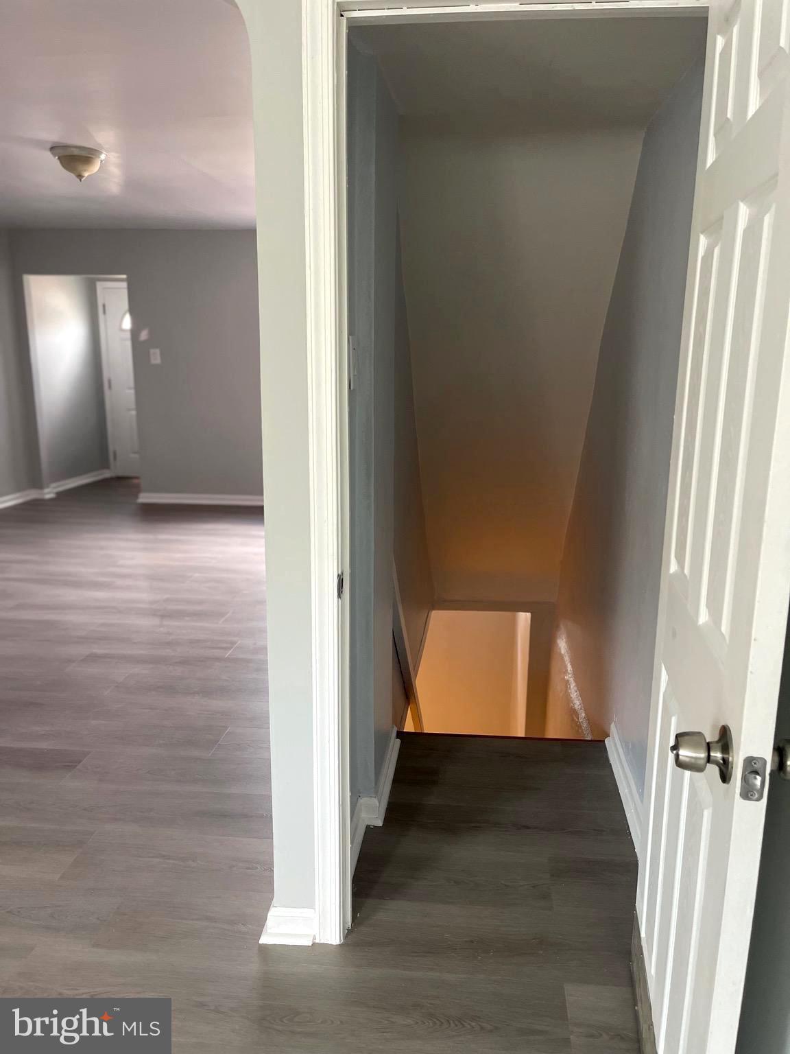 CASTOR GARDENS - Residential Lease