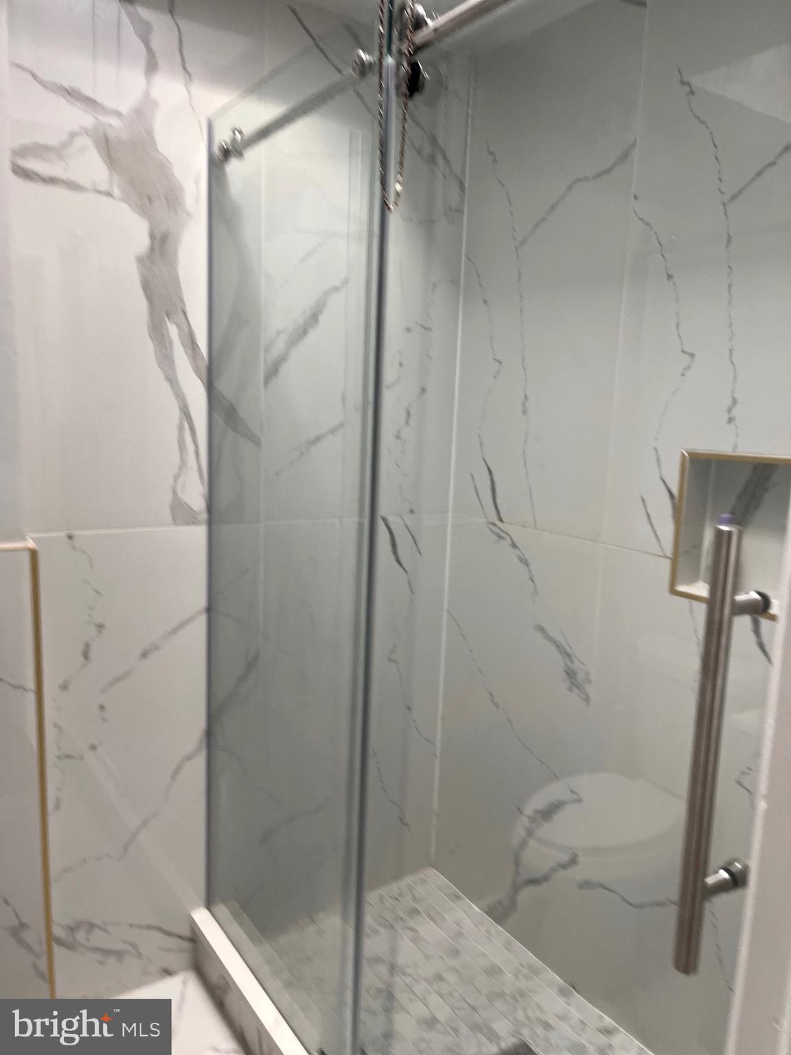 CASTOR GARDENS - Residential Lease