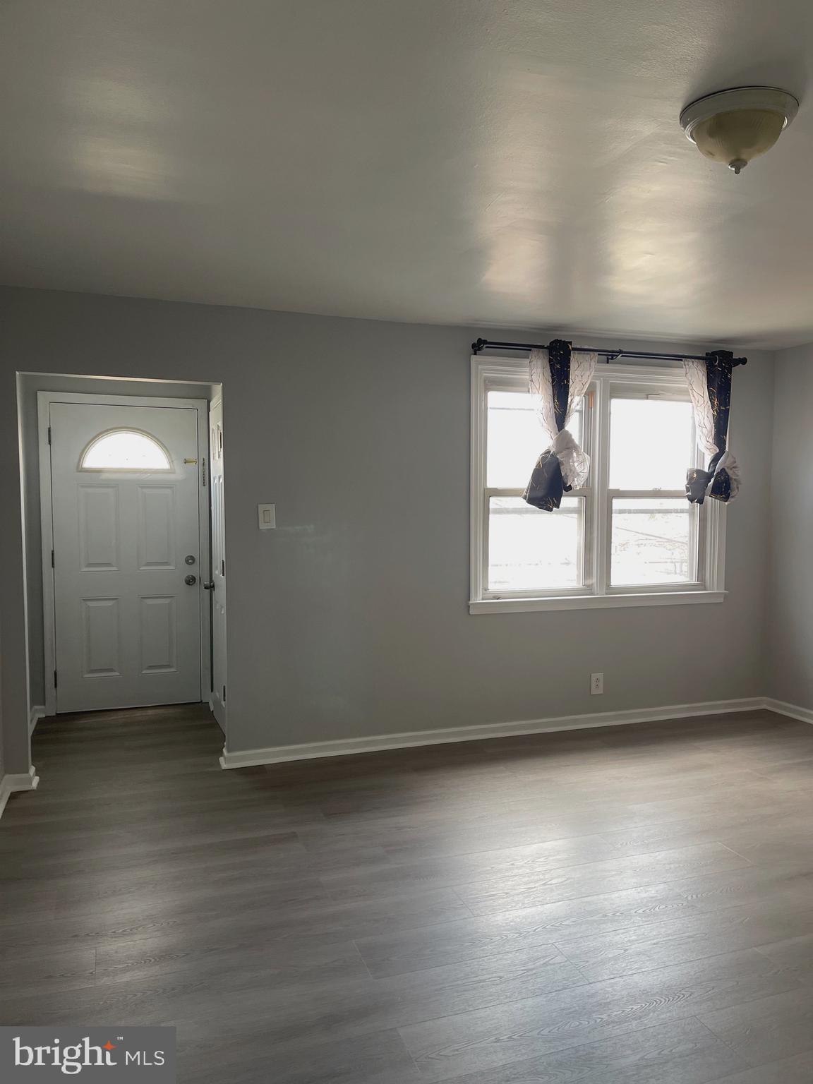 CASTOR GARDENS - Residential Lease