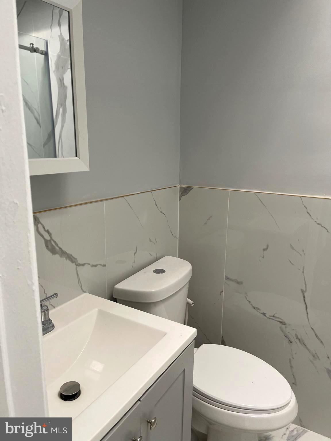 CASTOR GARDENS - Residential Lease