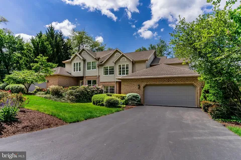 504 Bridgeview Drive, Lemoyne, PA MLS: PACB2041878