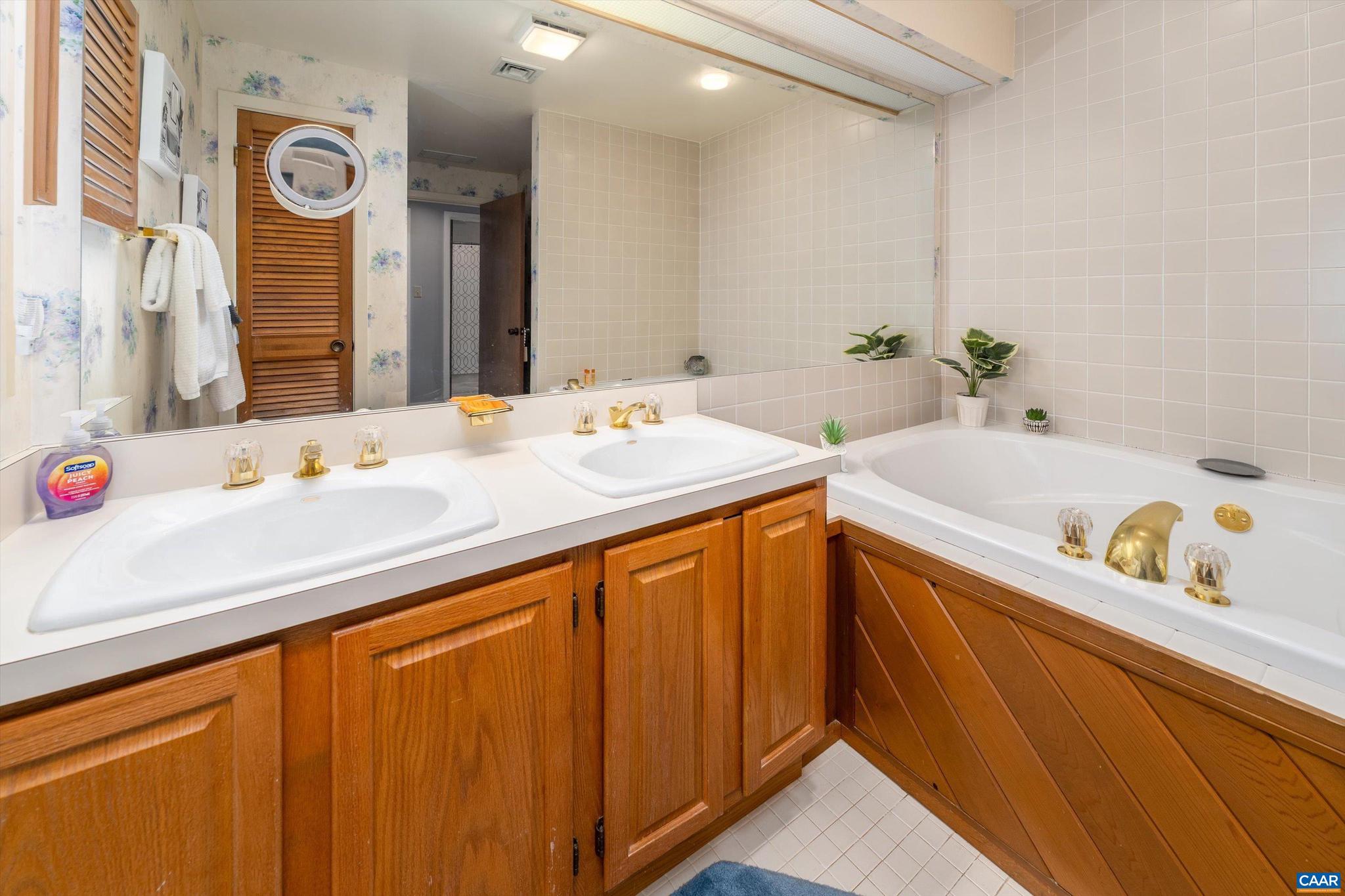 WINTERGREEN RESORT - Residential