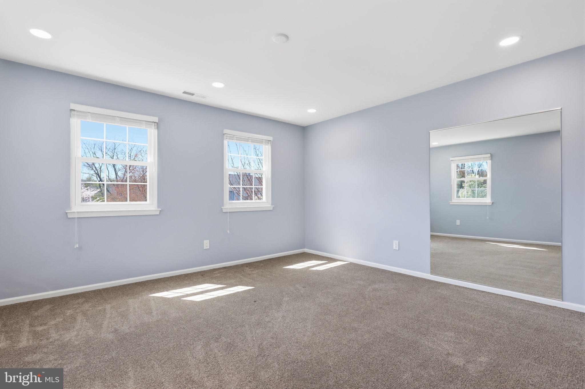 ROSE HOLLOW - Residential