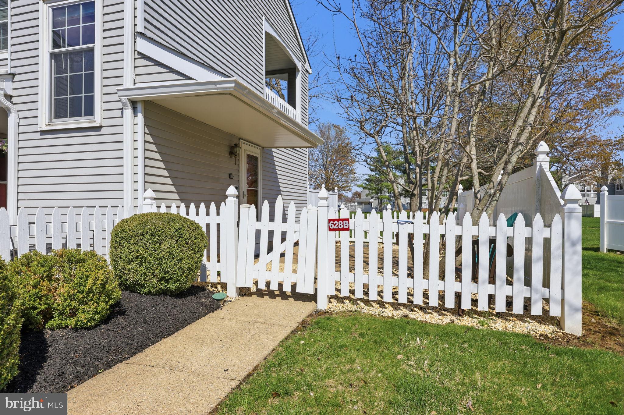 ROSE HOLLOW - Residential