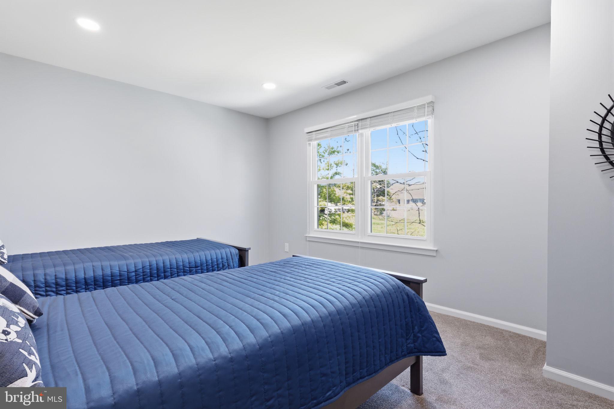 ROSE HOLLOW - Residential