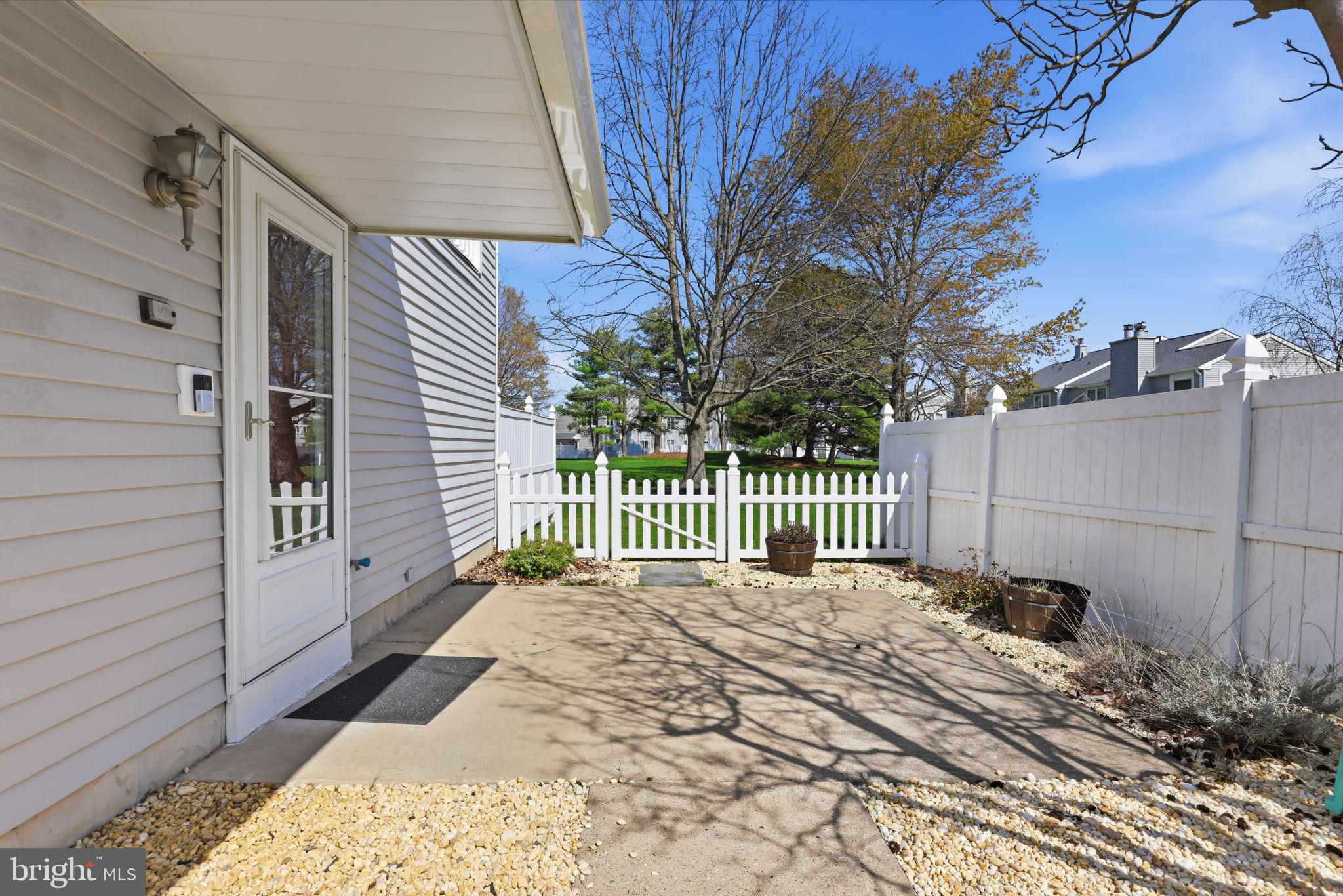 ROSE HOLLOW - Residential