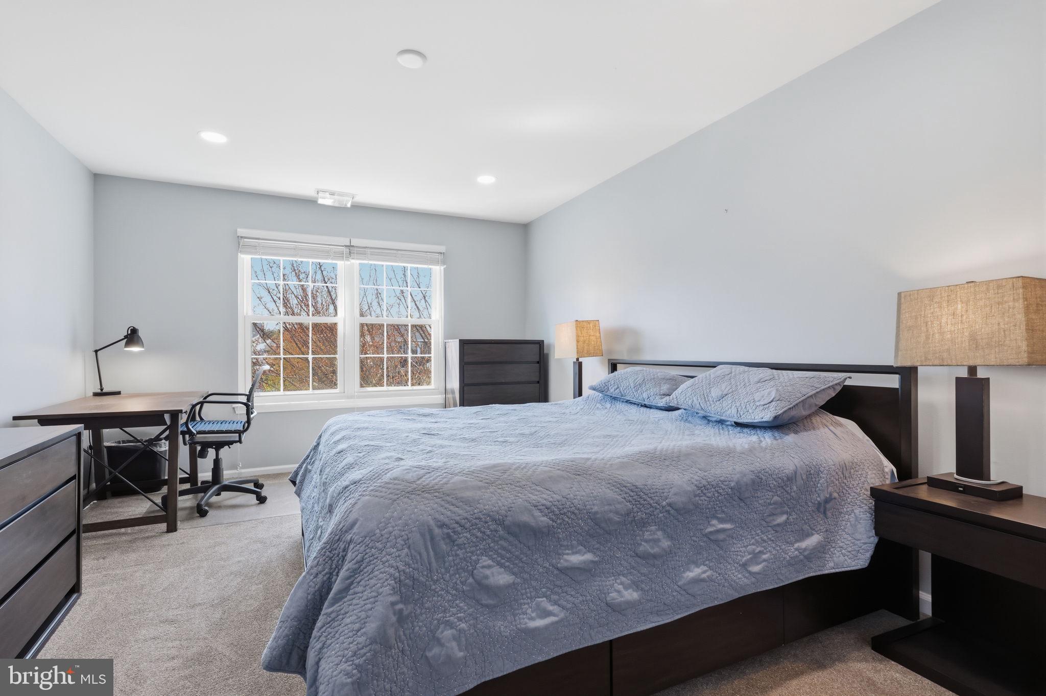 ROSE HOLLOW - Residential