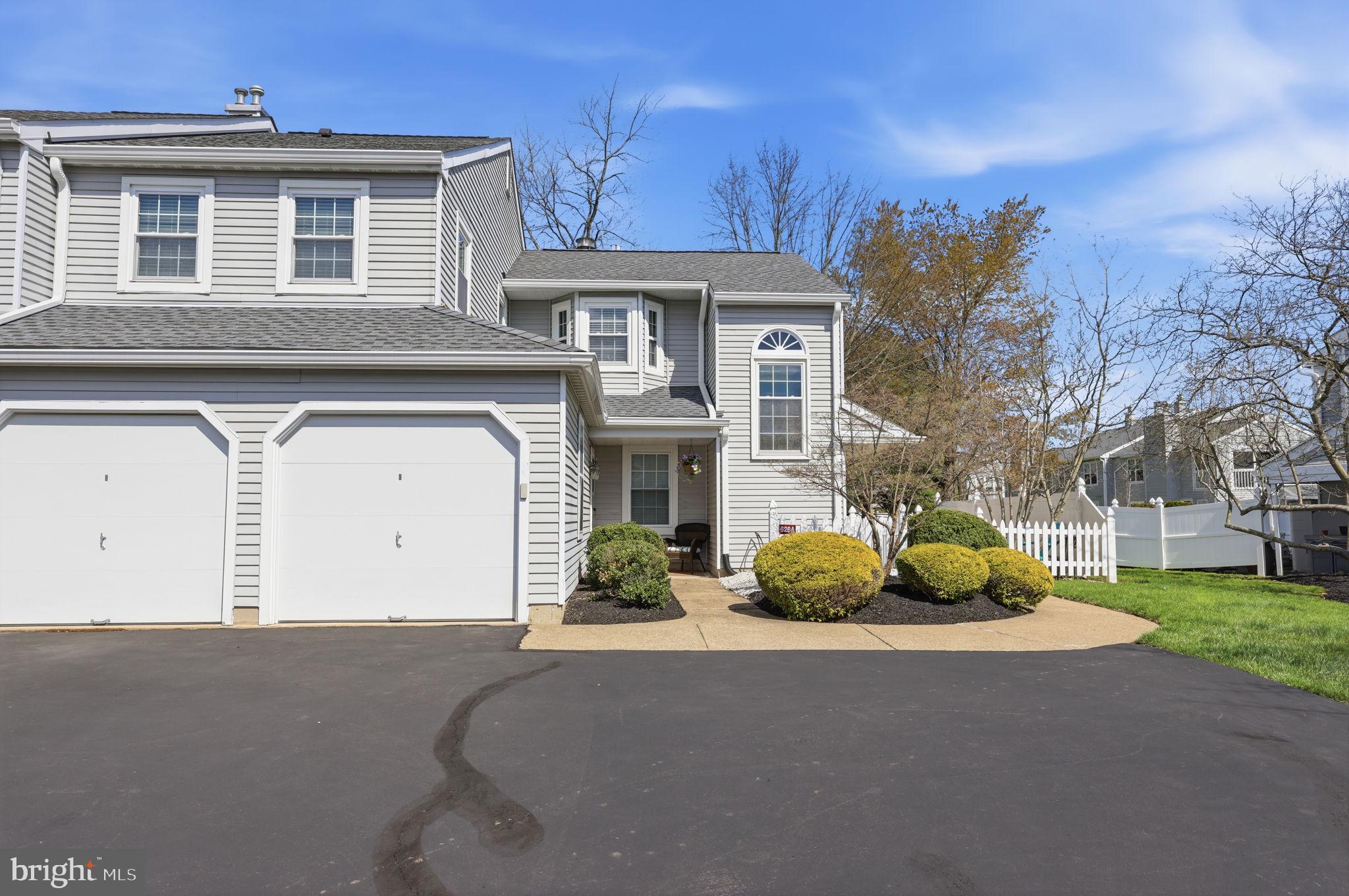 ROSE HOLLOW - Residential