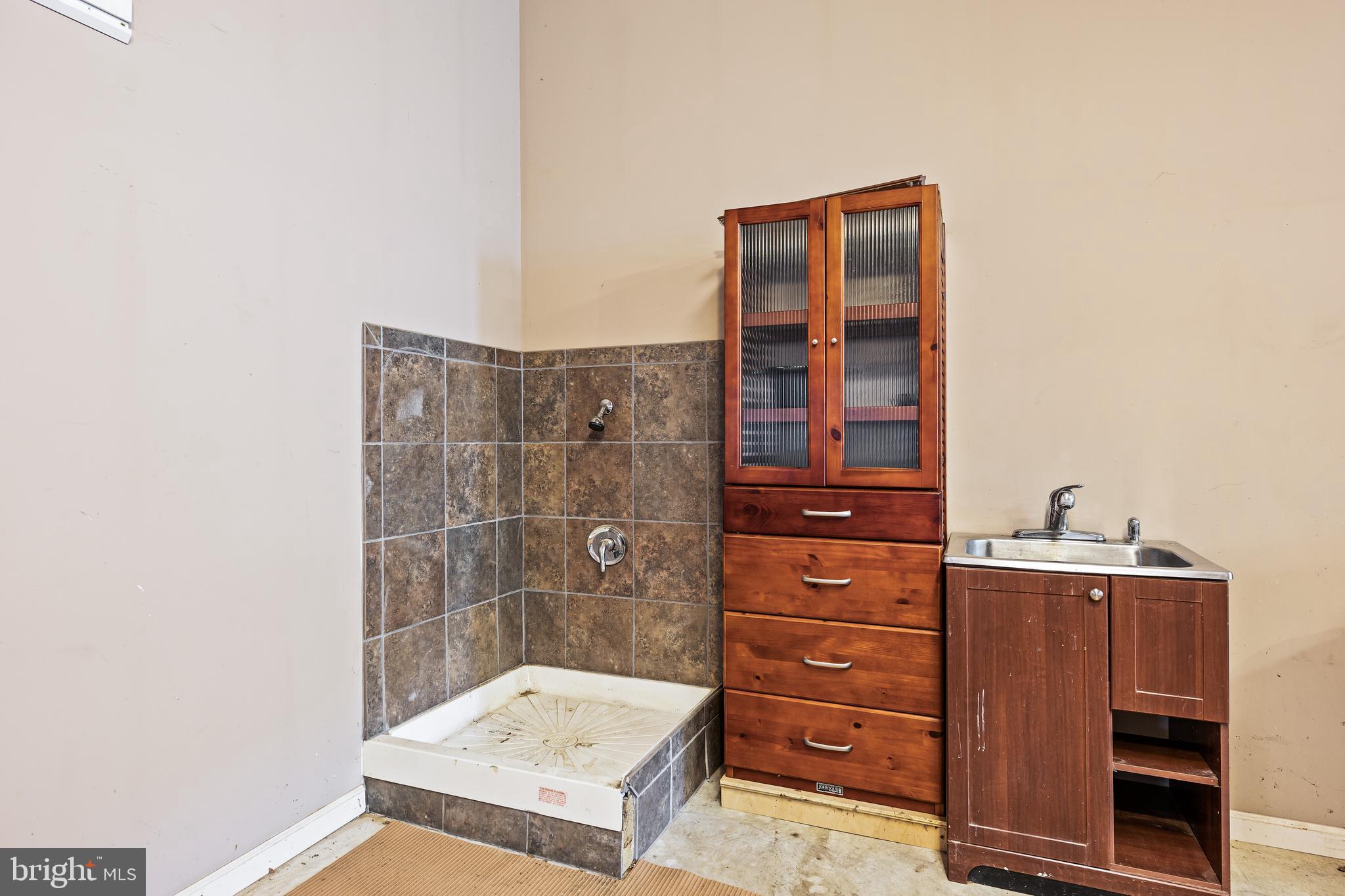 FALLSBOURNE - Residential