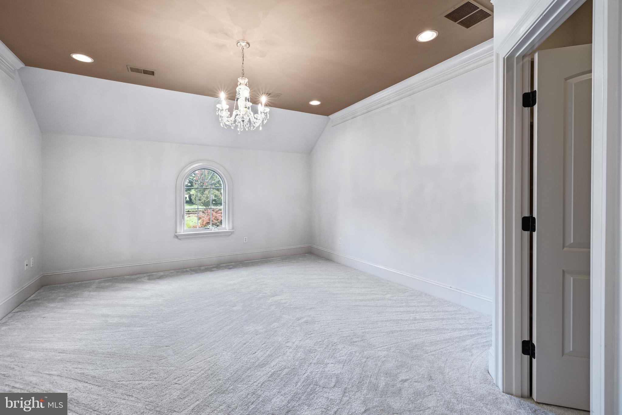 FALLSBOURNE - Residential