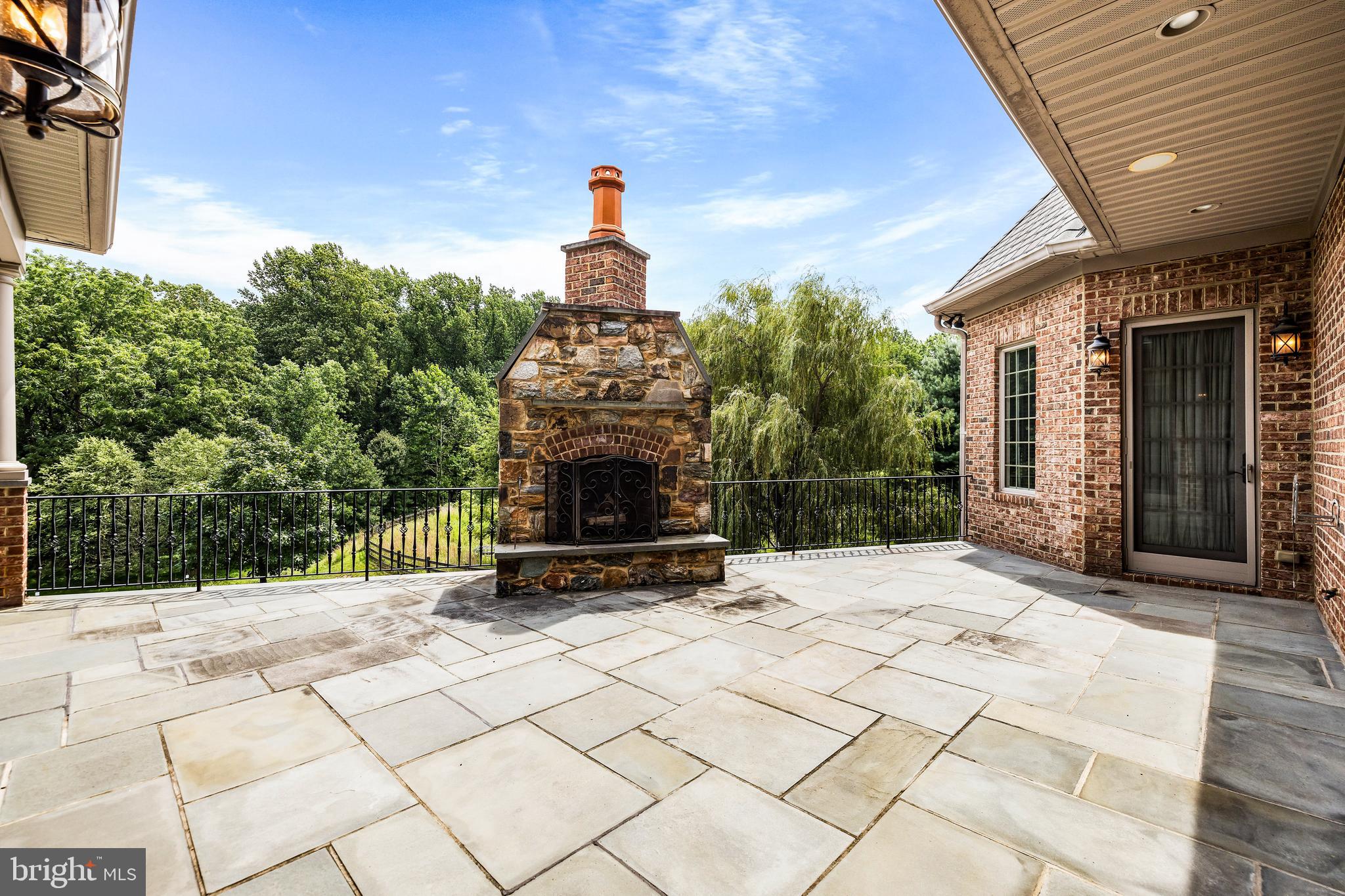 FALLSBOURNE - Residential