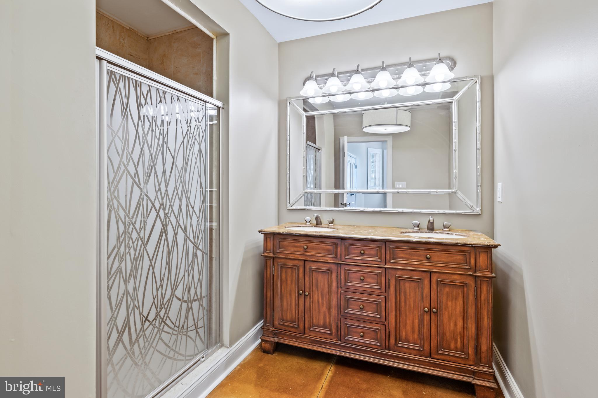 FALLSBOURNE - Residential