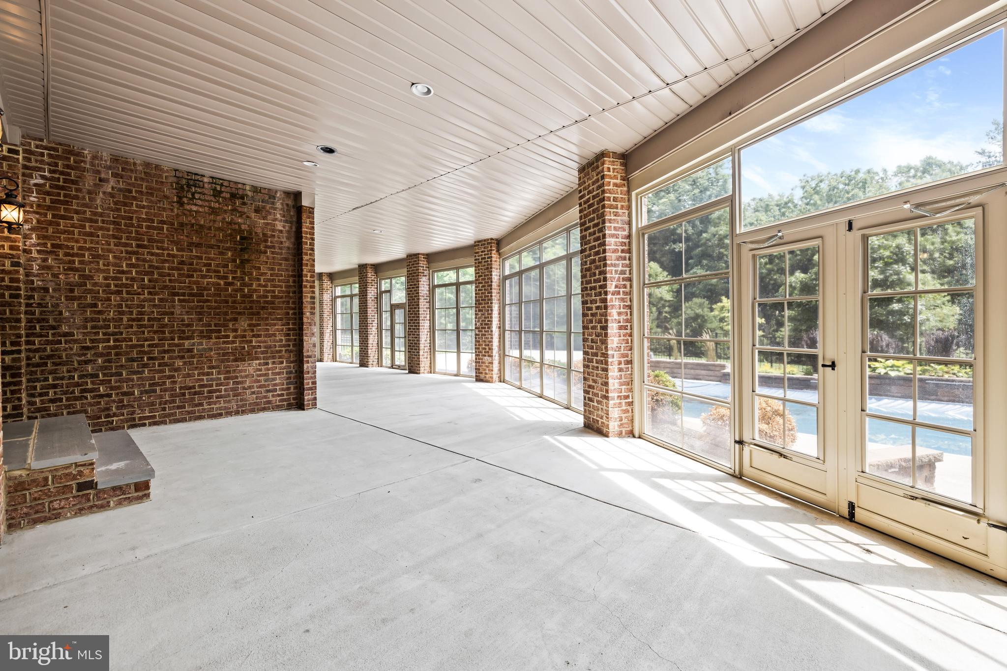 FALLSBOURNE - Residential