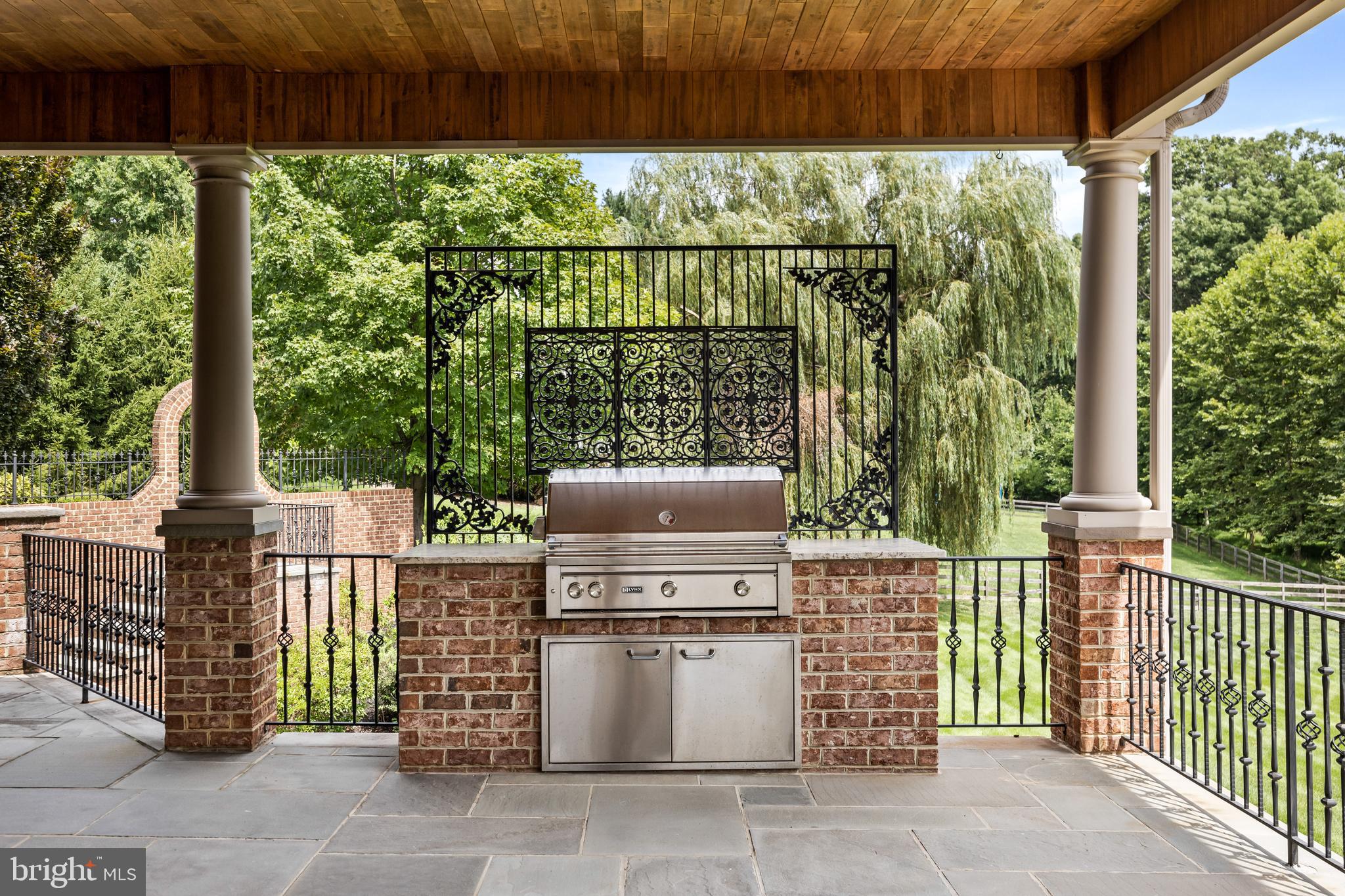 FALLSBOURNE - Residential