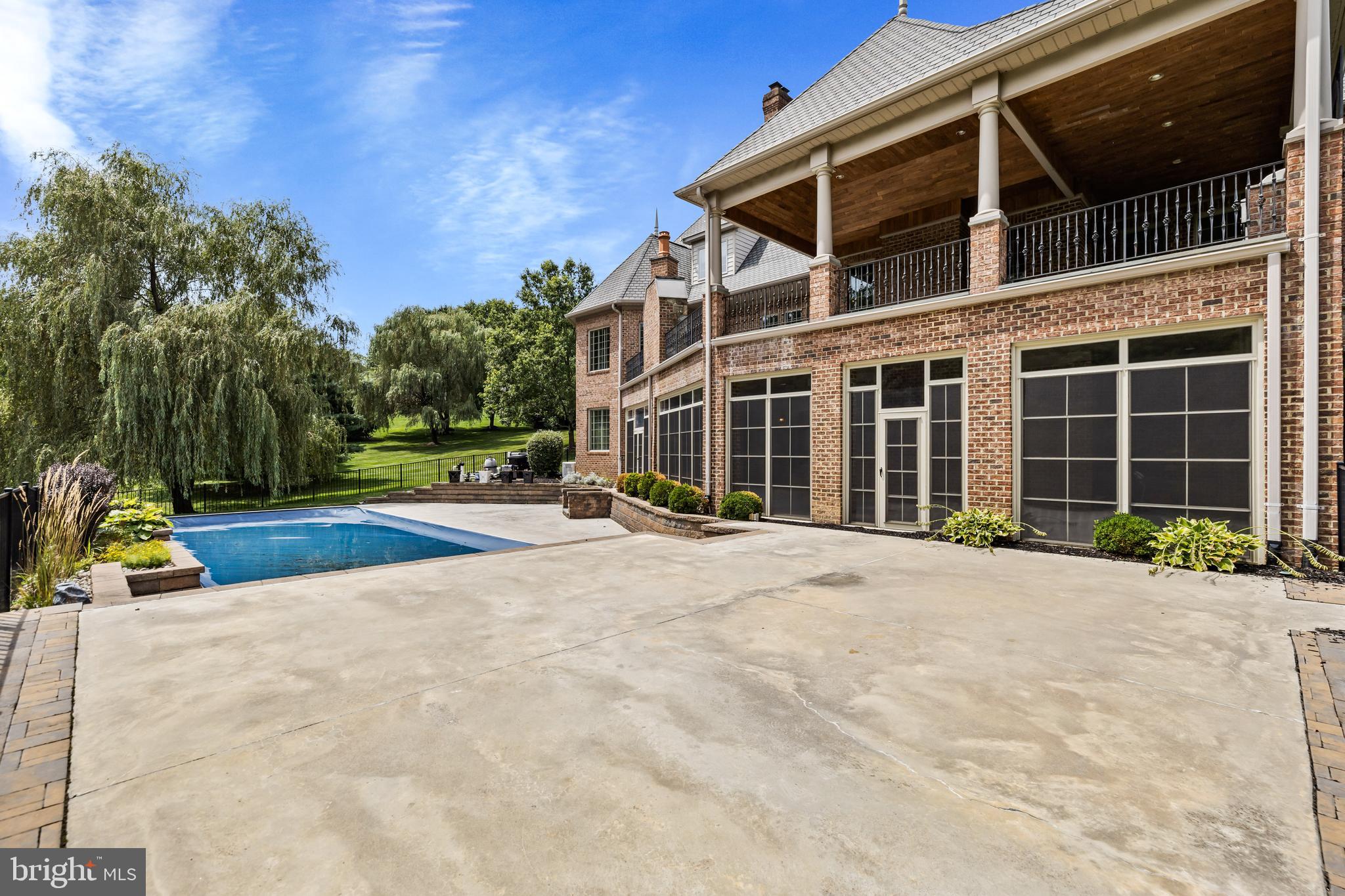 FALLSBOURNE - Residential