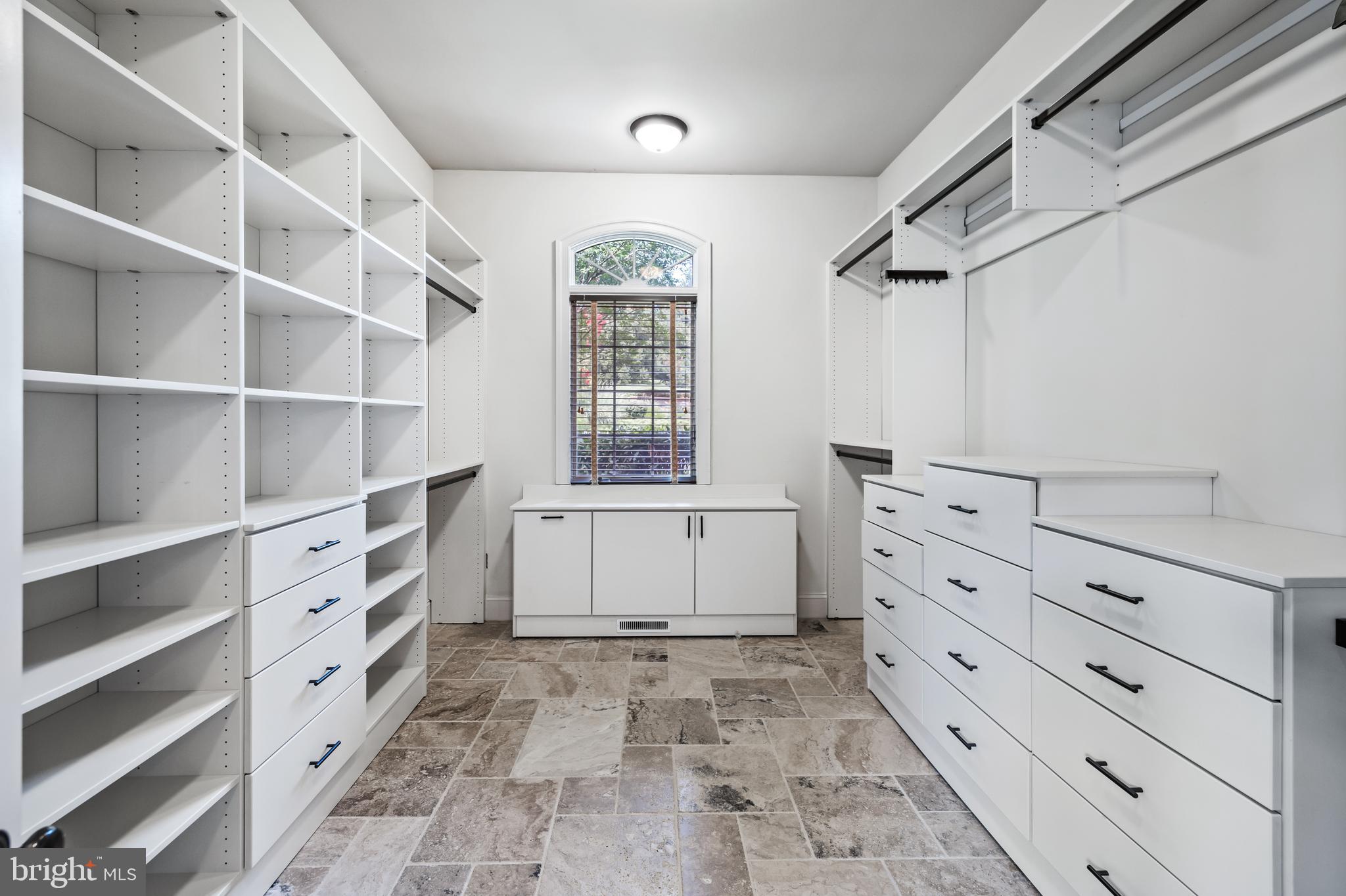 FALLSBOURNE - Residential